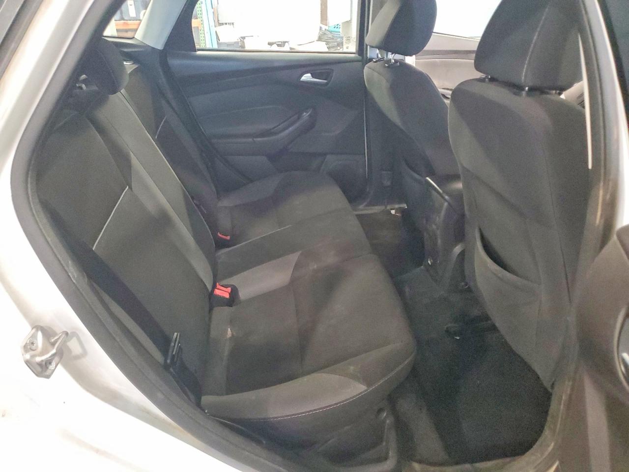 2014 Ford Focus Se White vin: 1FADP3K20EL113309