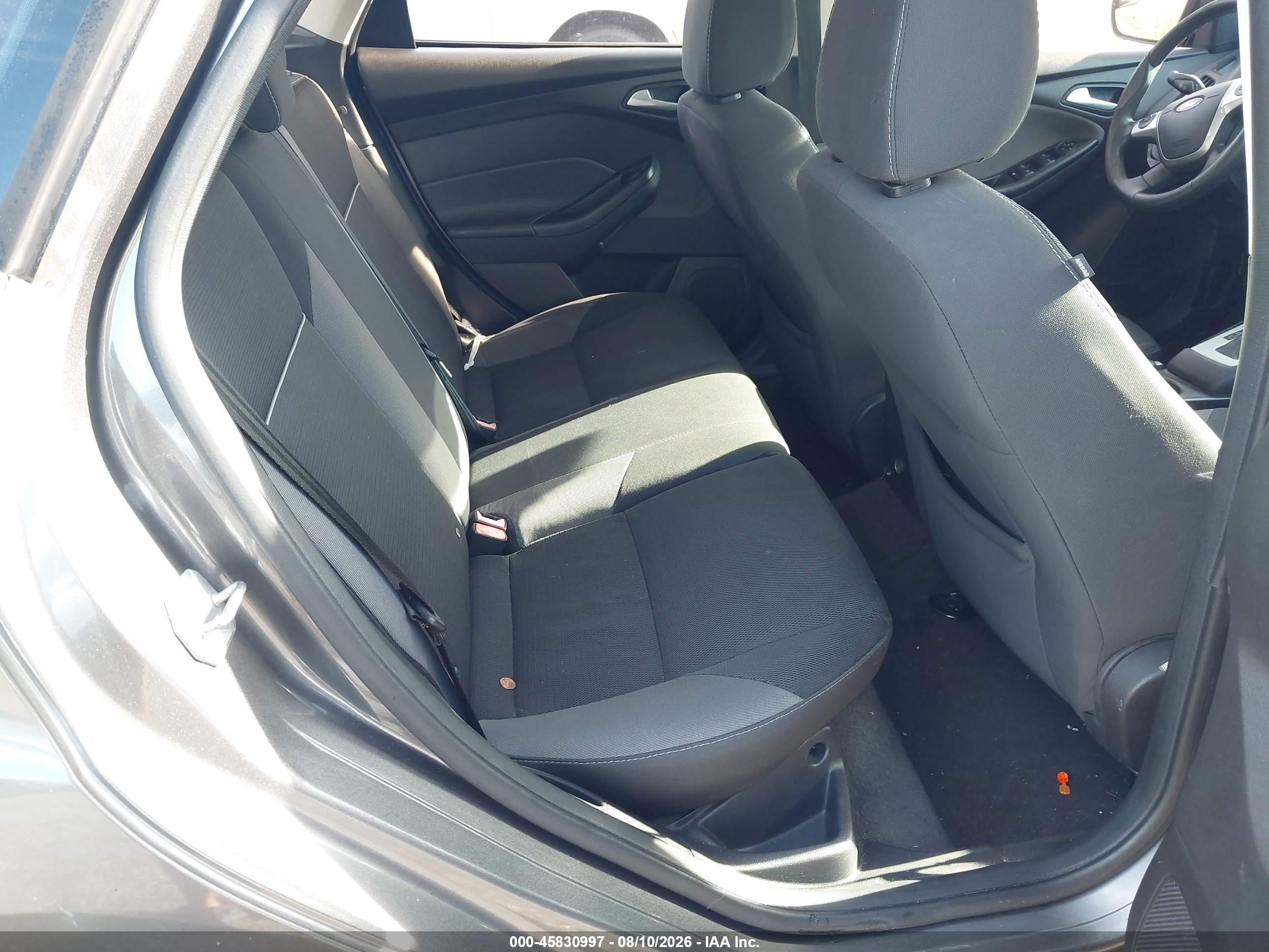2014 Ford Focus Se Gray vin: 1FADP3K20EL117828