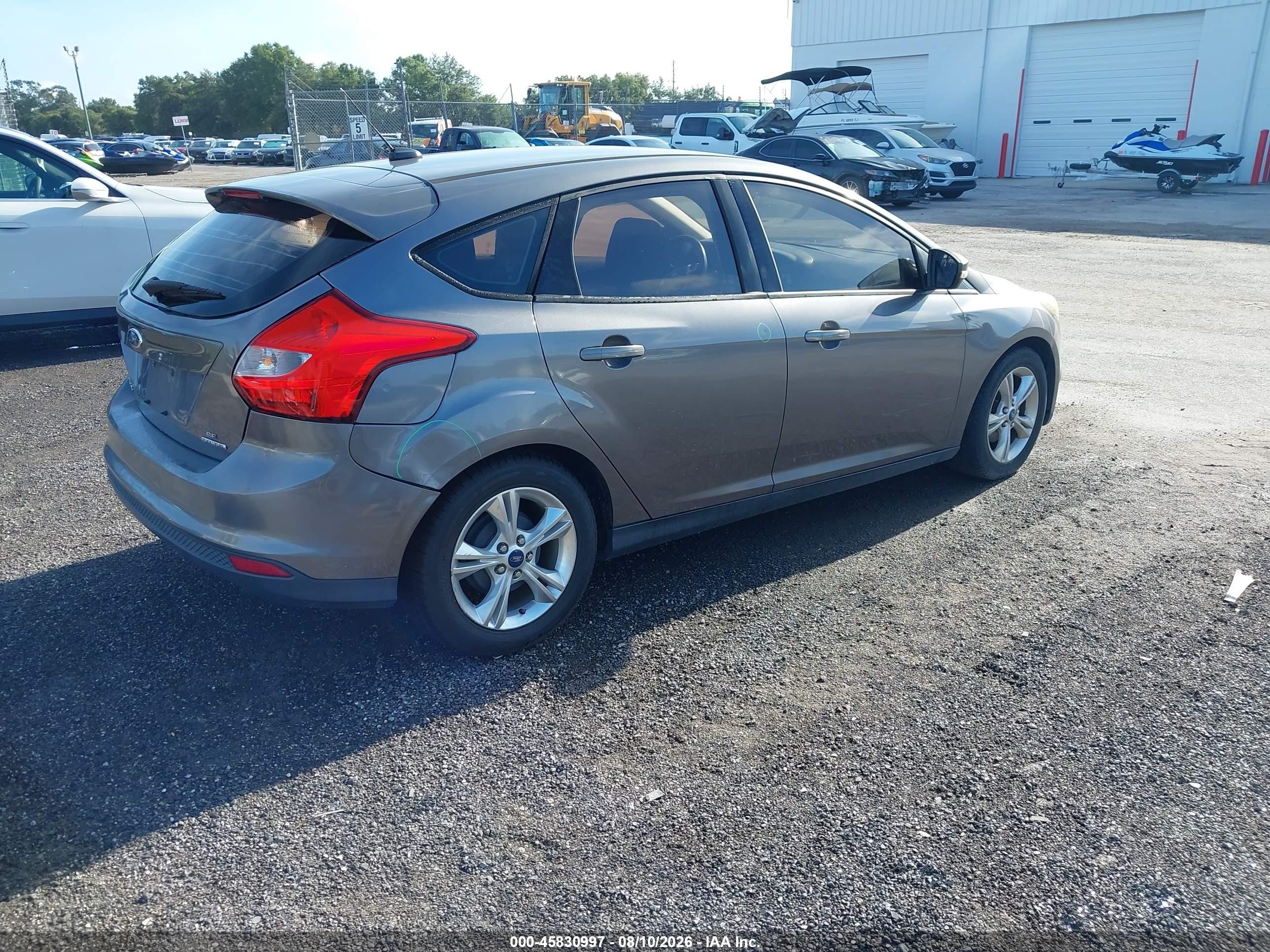 2014 Ford Focus Se Gray vin: 1FADP3K20EL117828