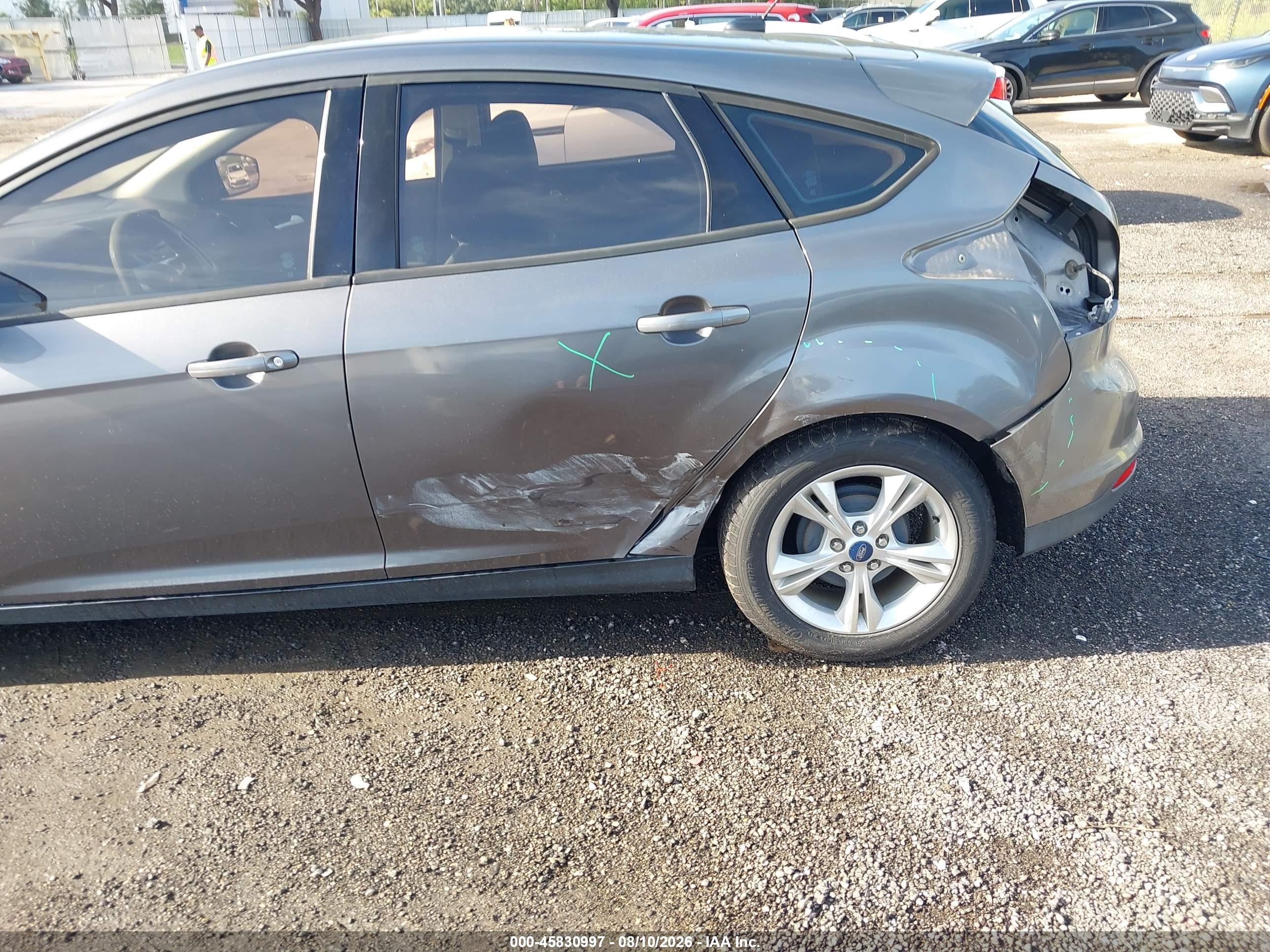 2014 Ford Focus Se Gray vin: 1FADP3K20EL117828