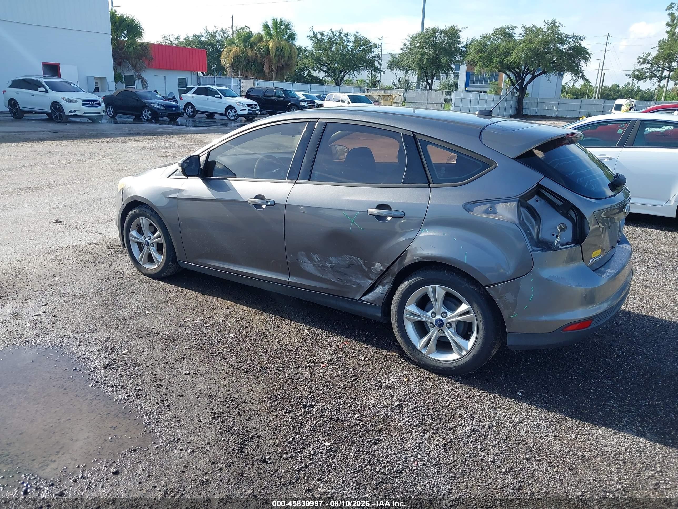 2014 Ford Focus Se Gray vin: 1FADP3K20EL117828
