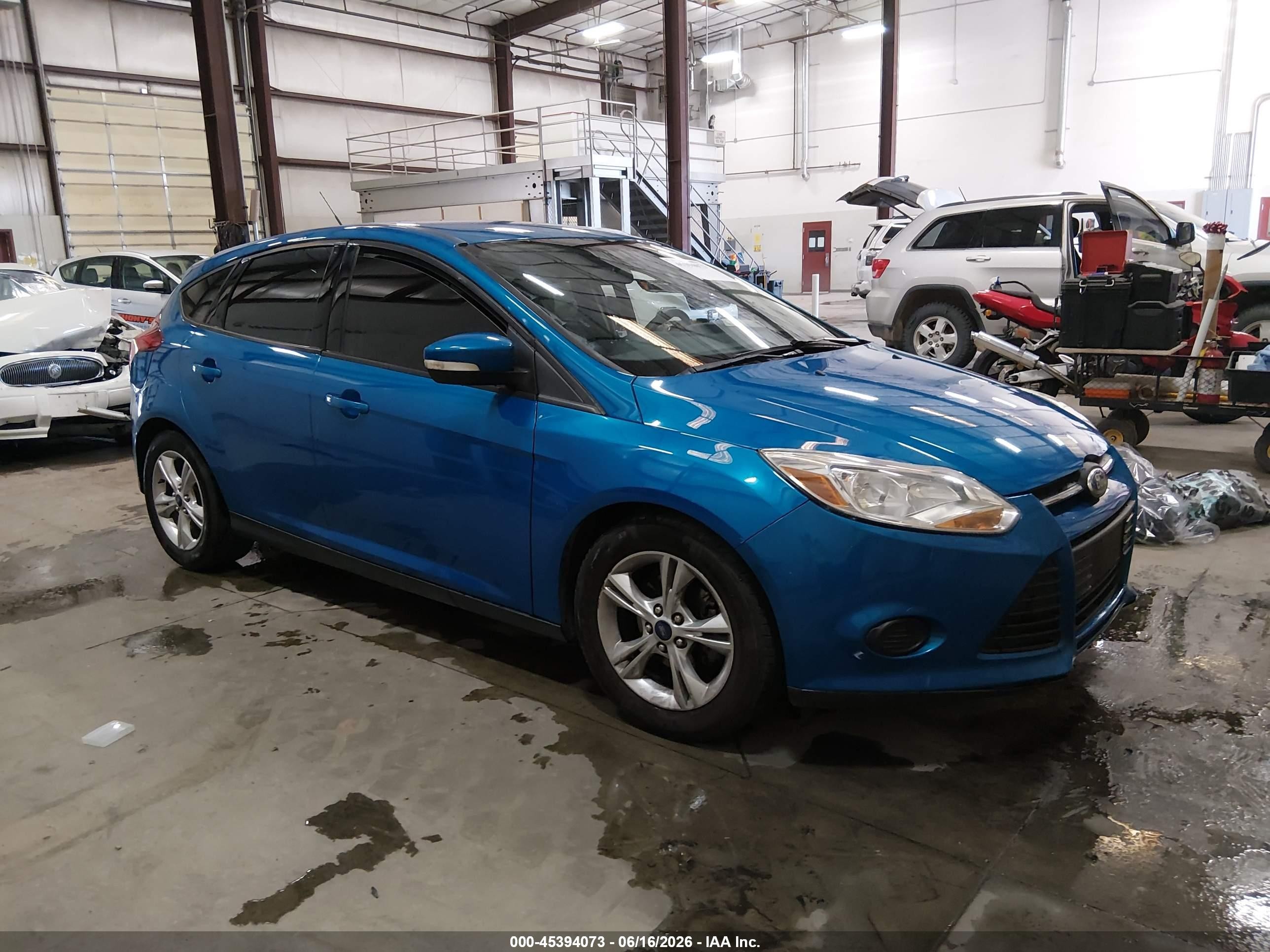 2014 Ford Focus Se Blue vin: 1FADP3K20EL138467