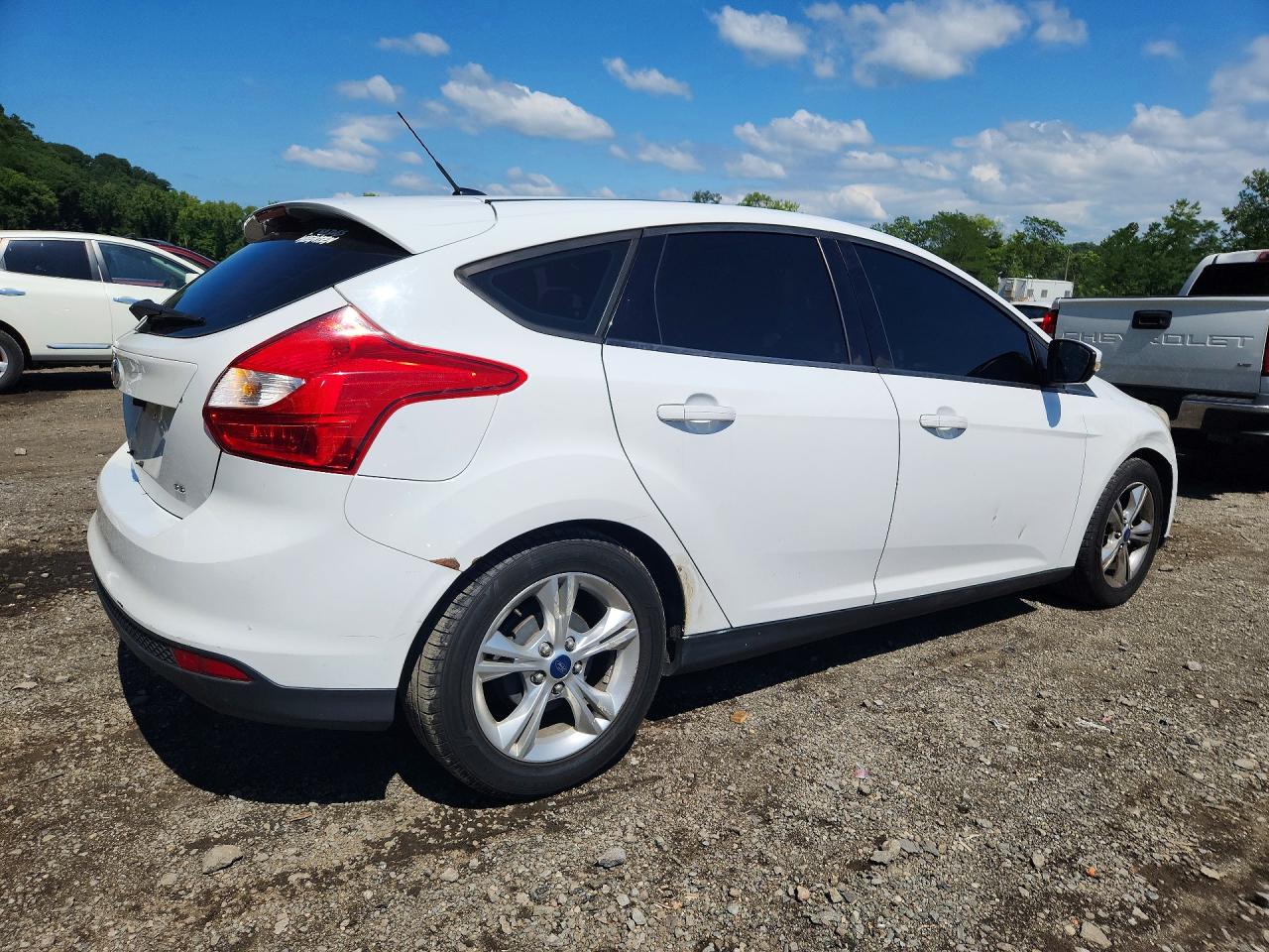 2014 Ford Focus Se Белый vin: 1FADP3K20EL141434