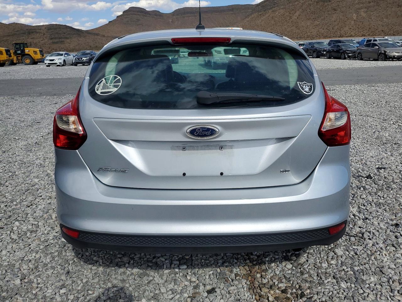 2014 Ford Focus Se Silver vin: 1FADP3K20EL144625
