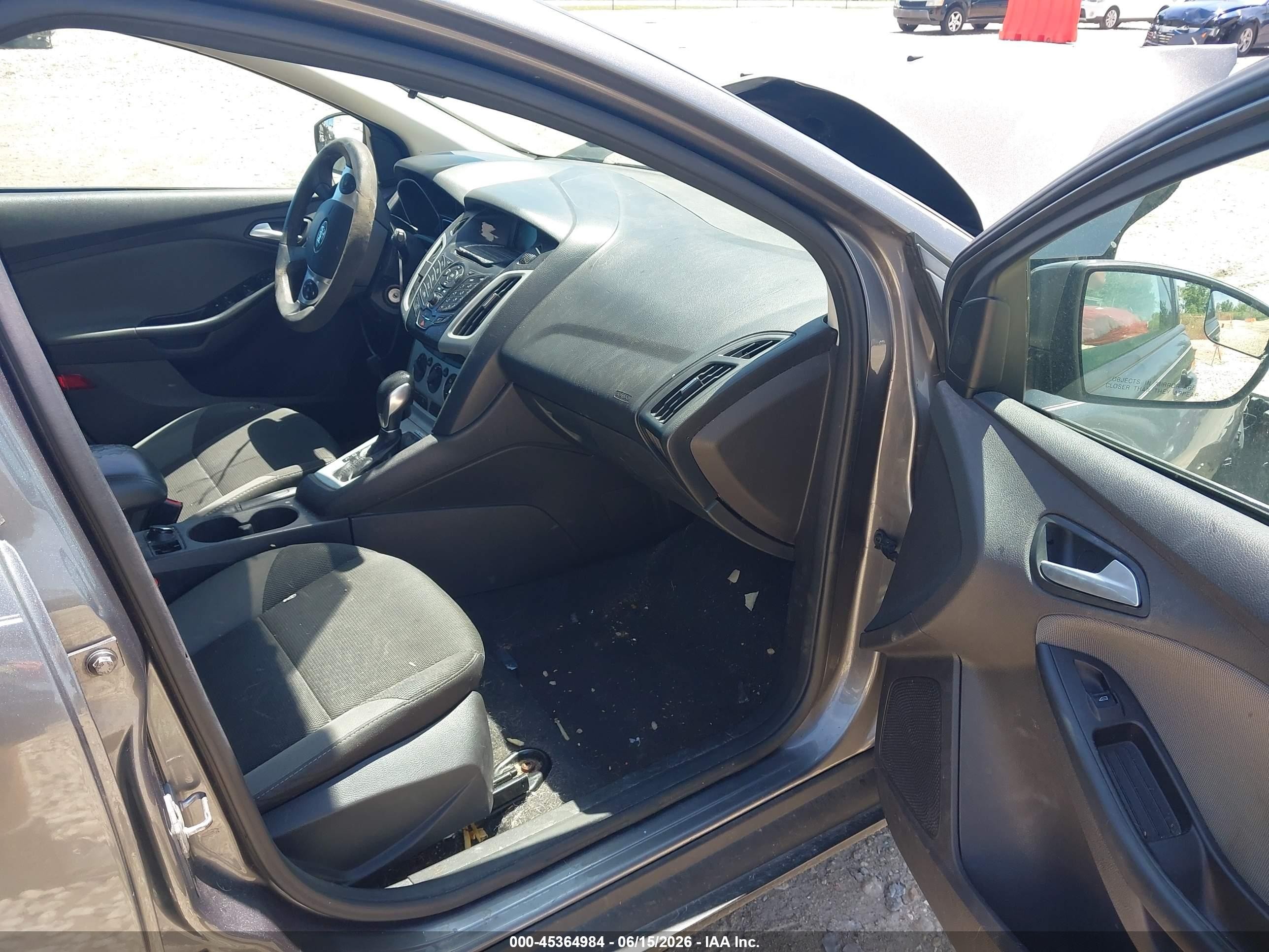 2014 Ford Focus Se Gray vin: 1FADP3K20EL157519