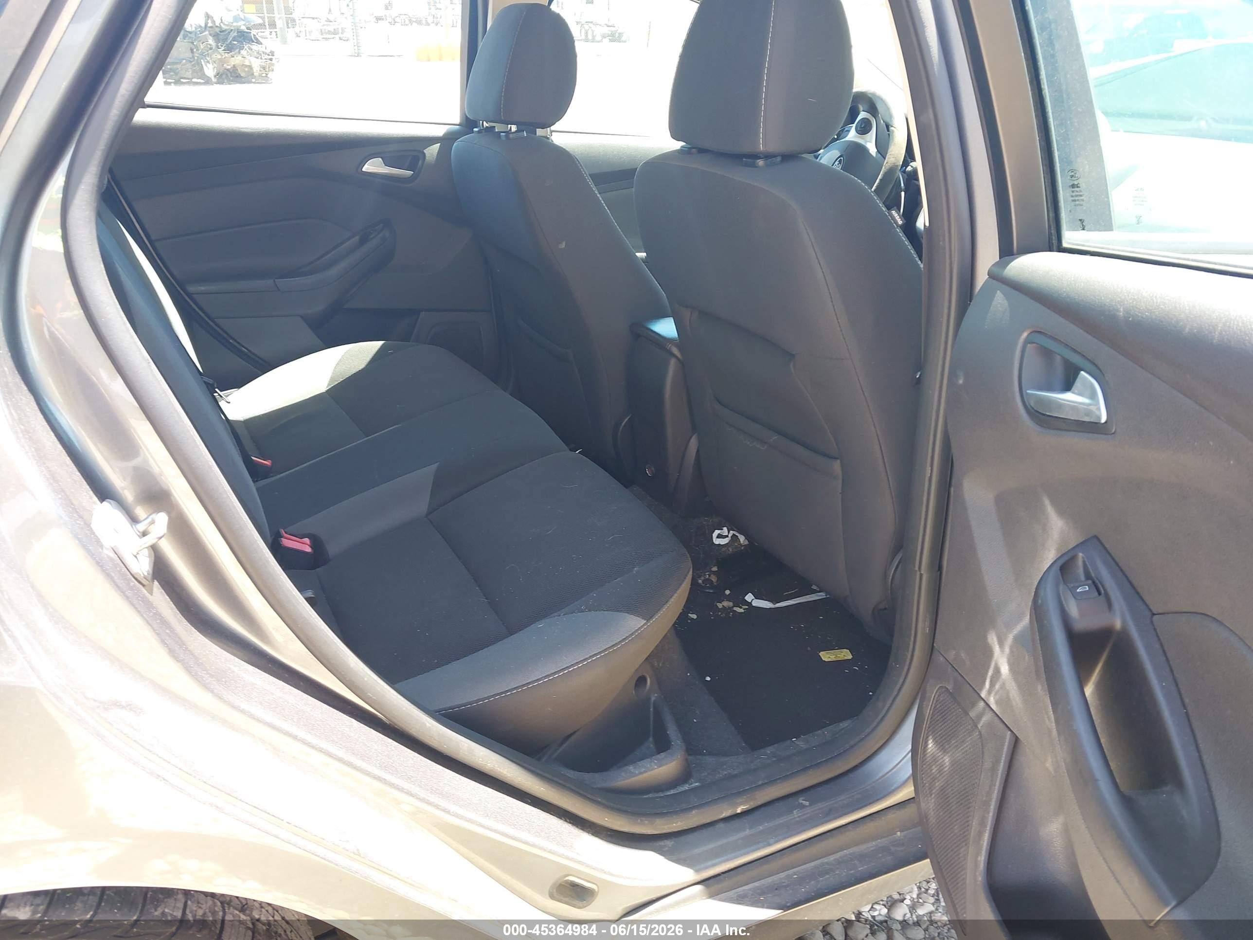 2014 Ford Focus Se Gray vin: 1FADP3K20EL157519