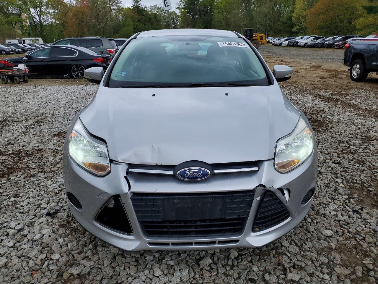 2014 Ford Focus Se Silver vin: 1FADP3K20EL164437