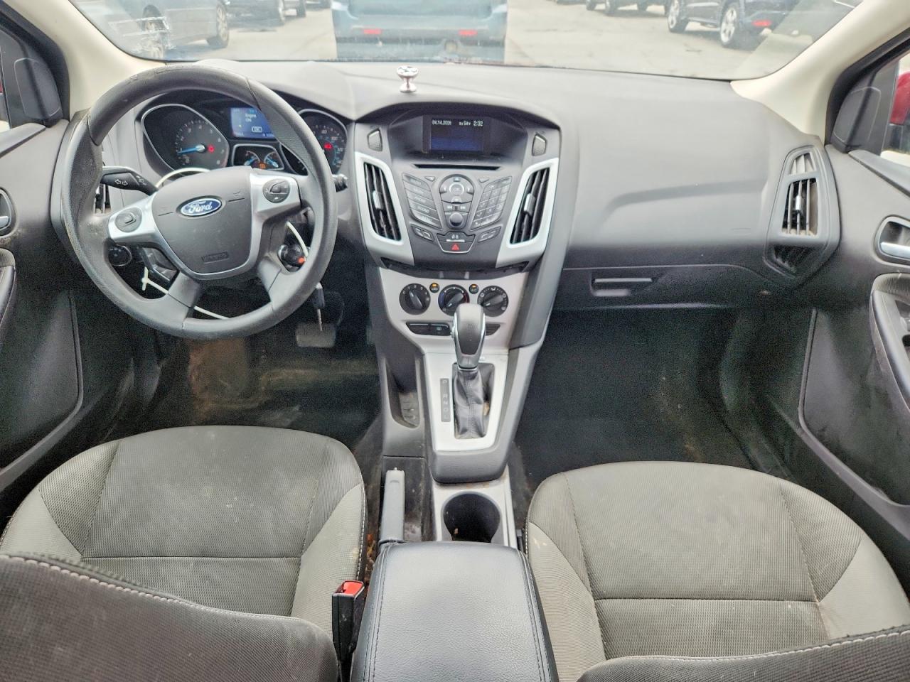 2014 Ford Focus Se Red vin: 1FADP3K20EL220053