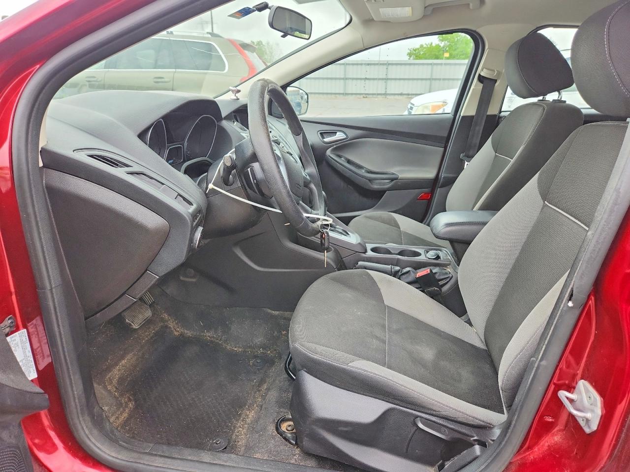 2014 Ford Focus Se Red vin: 1FADP3K20EL220053