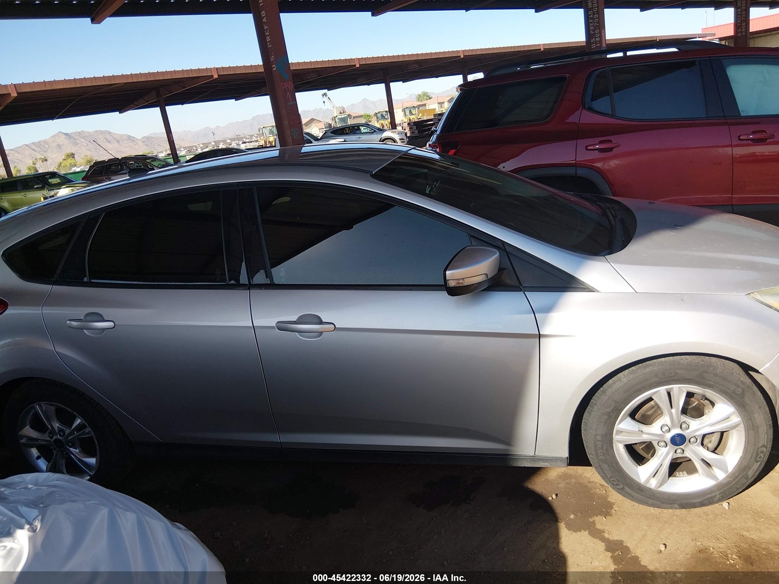 2014 Ford Focus Se Silver vin: 1FADP3K20EL239671
