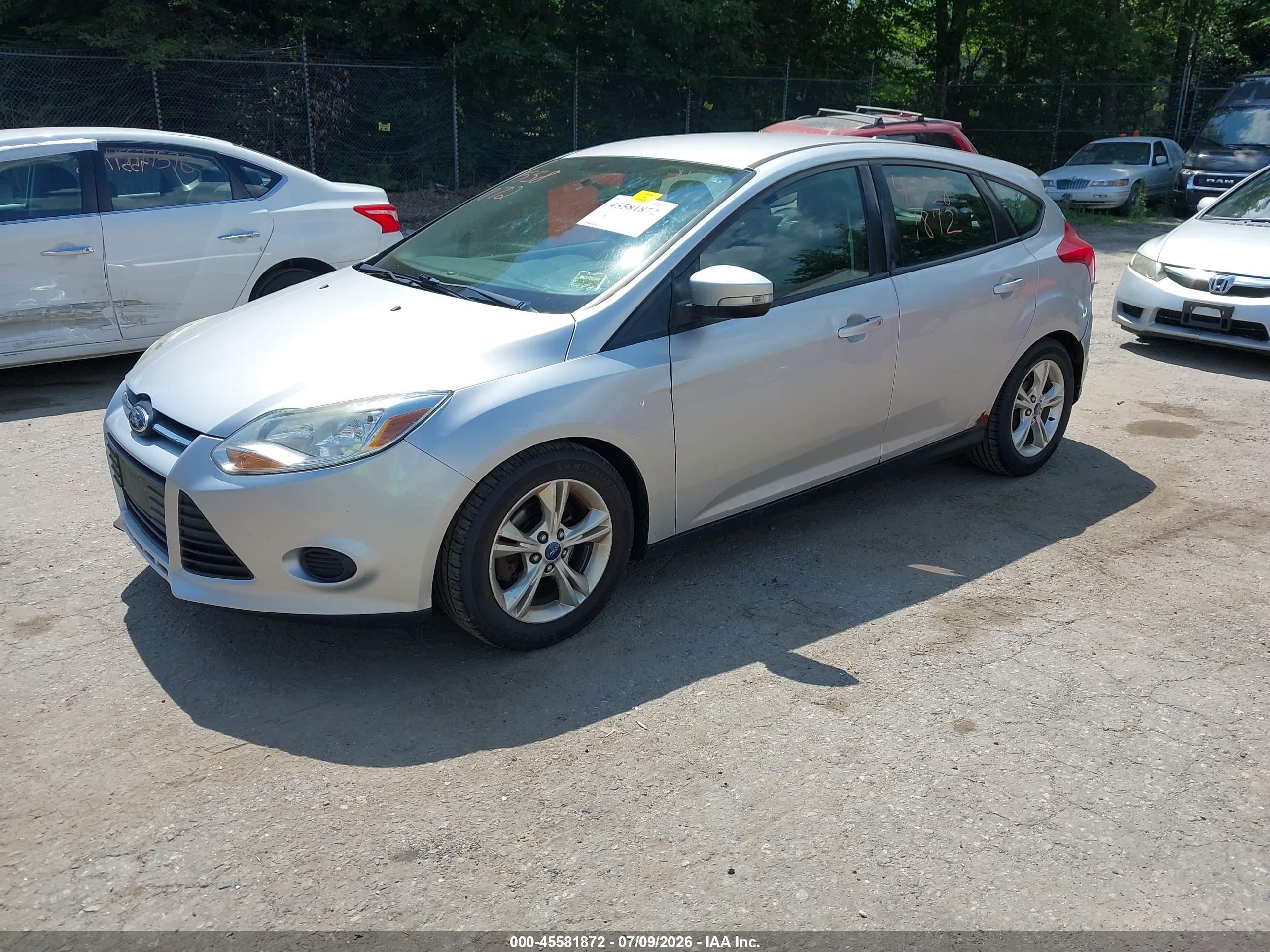 2014 Ford Focus Se Silver vin: 1FADP3K20EL243199