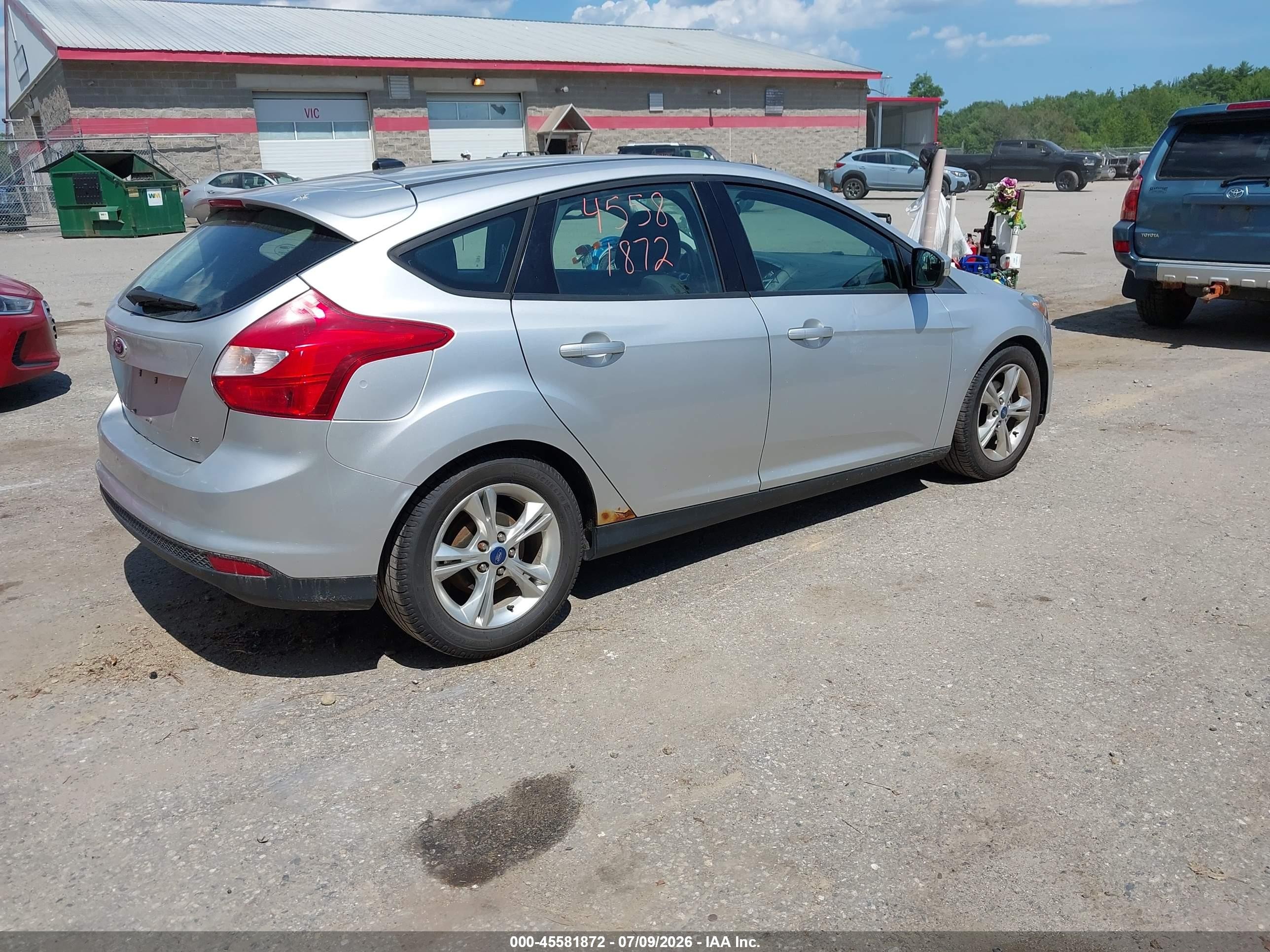 2014 Ford Focus Se Silver vin: 1FADP3K20EL243199
