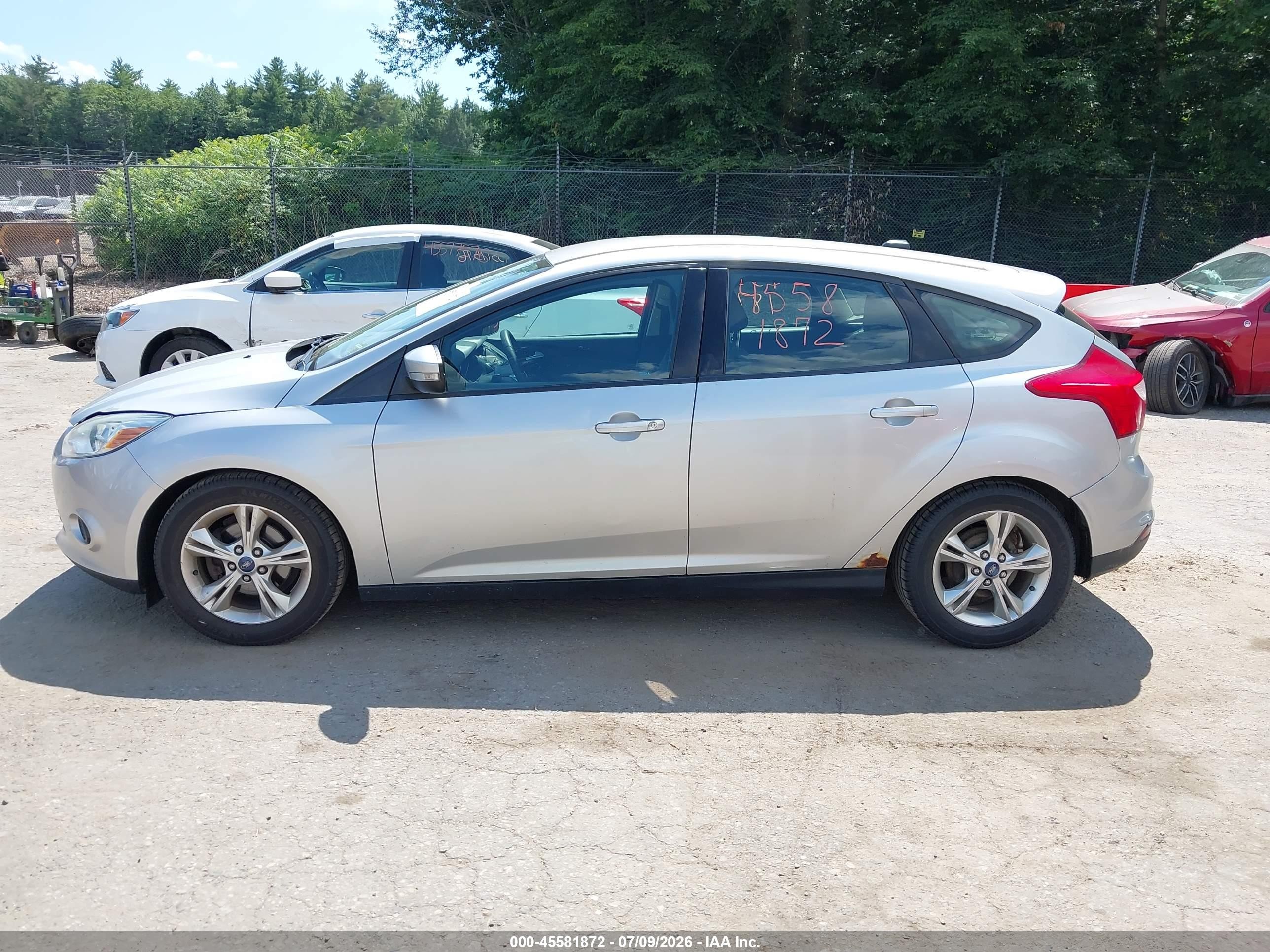 2014 Ford Focus Se Silver vin: 1FADP3K20EL243199