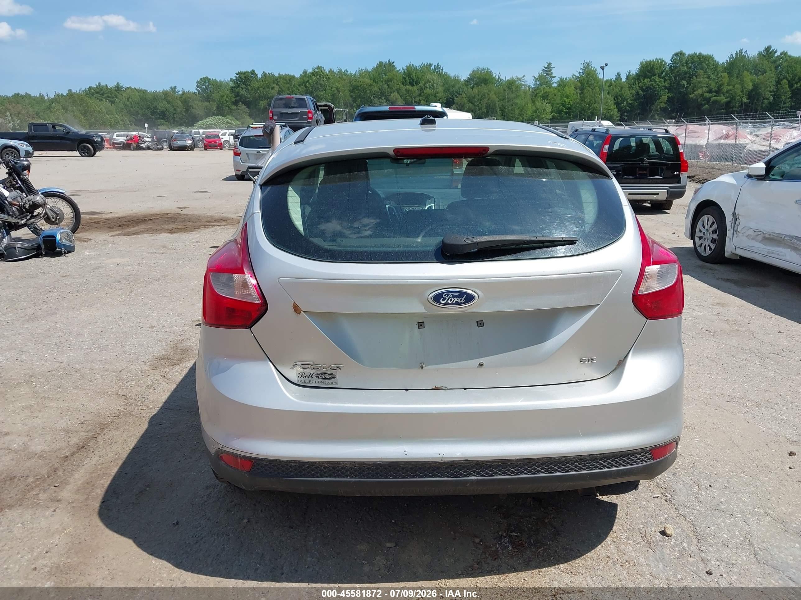 2014 Ford Focus Se Silver vin: 1FADP3K20EL243199