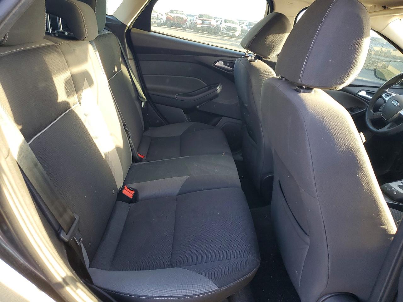 2014 Ford Focus Se Gray vin: 1FADP3K20EL281483