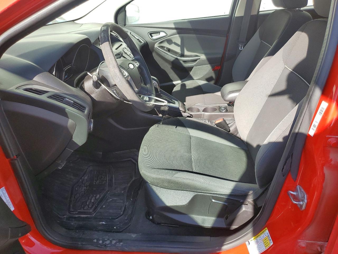 2014 Ford Focus Se Red vin: 1FADP3K20EL312473
