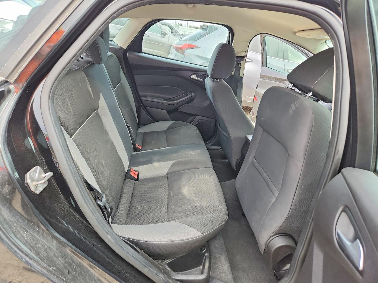 2014 Ford Focus Se Black vin: 1FADP3K20EL338135