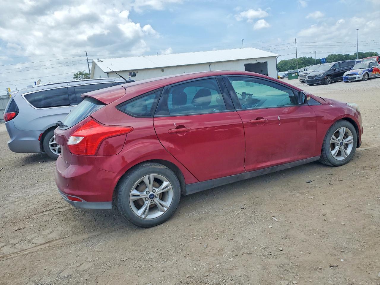2014 Ford Focus Se Красный vin: 1FADP3K20EL350737