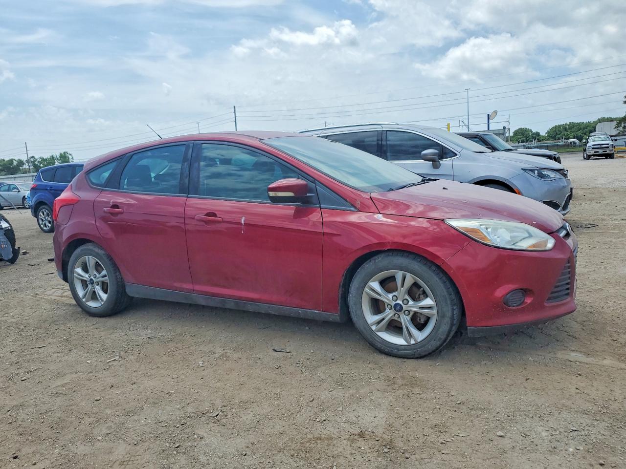 2014 Ford Focus Se Красный vin: 1FADP3K20EL350737