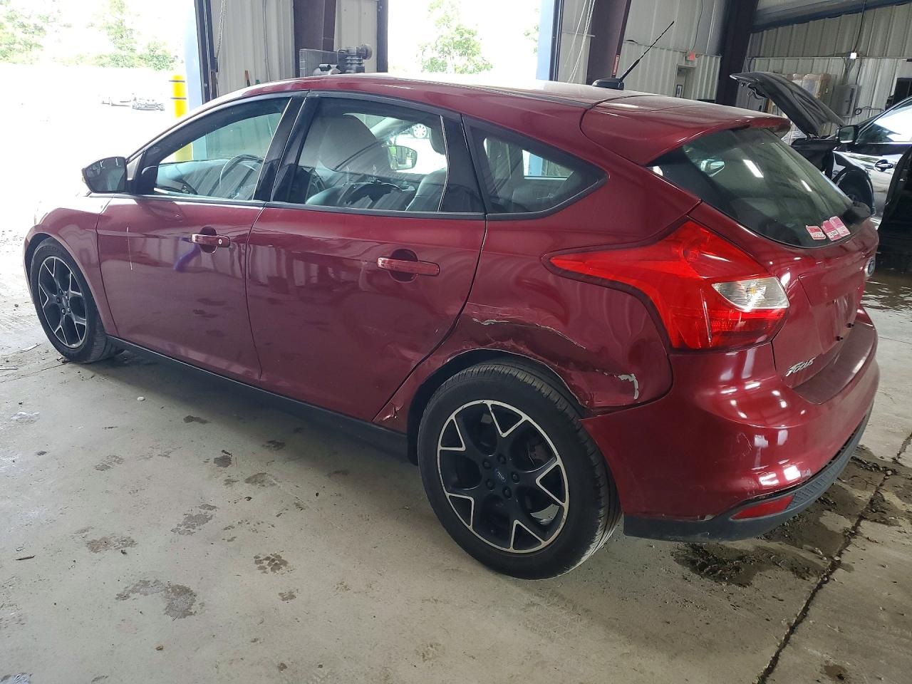 2014 Ford Focus Se Red vin: 1FADP3K20EL371913