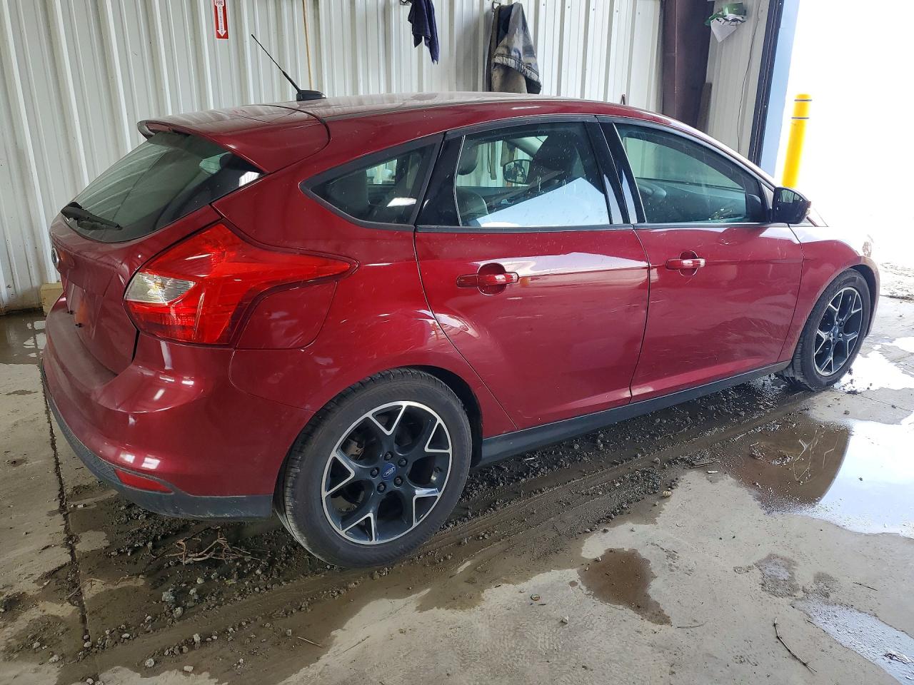 2014 Ford Focus Se Red vin: 1FADP3K20EL371913