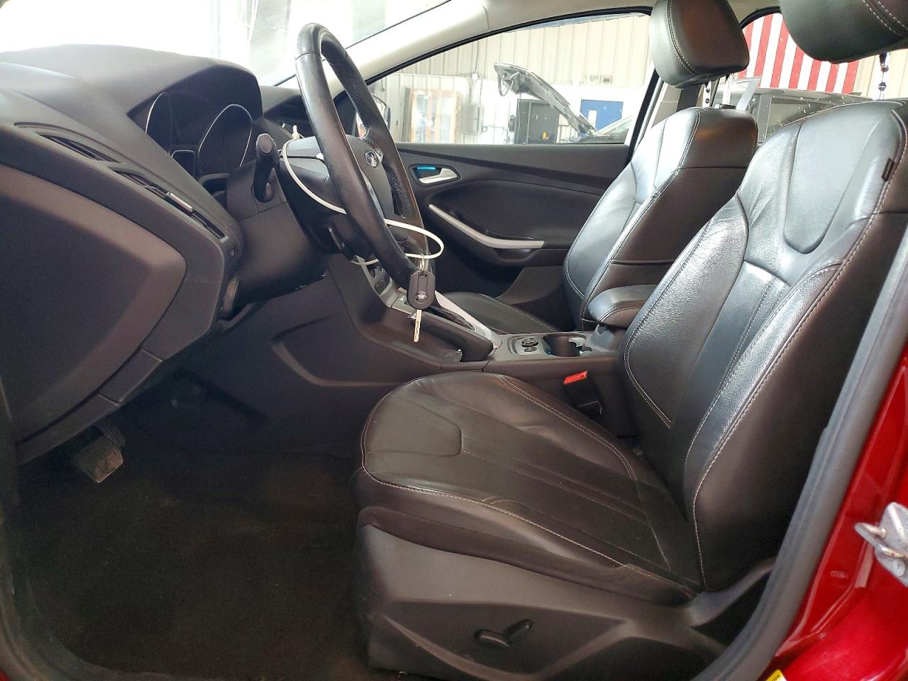 2014 Ford Focus Se Red vin: 1FADP3K20EL371913