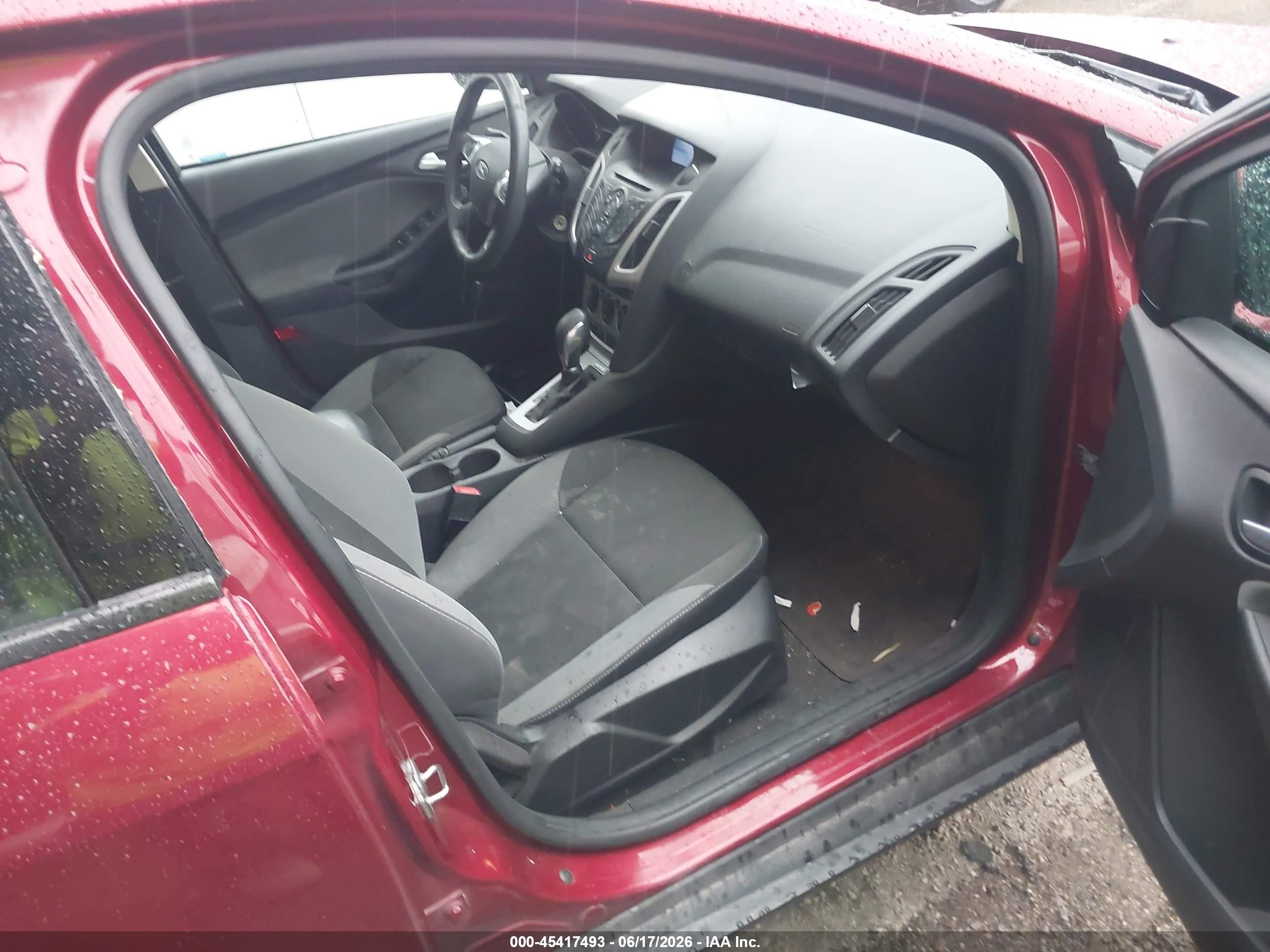 2014 Ford Focus Se Red vin: 1FADP3K20EL389053