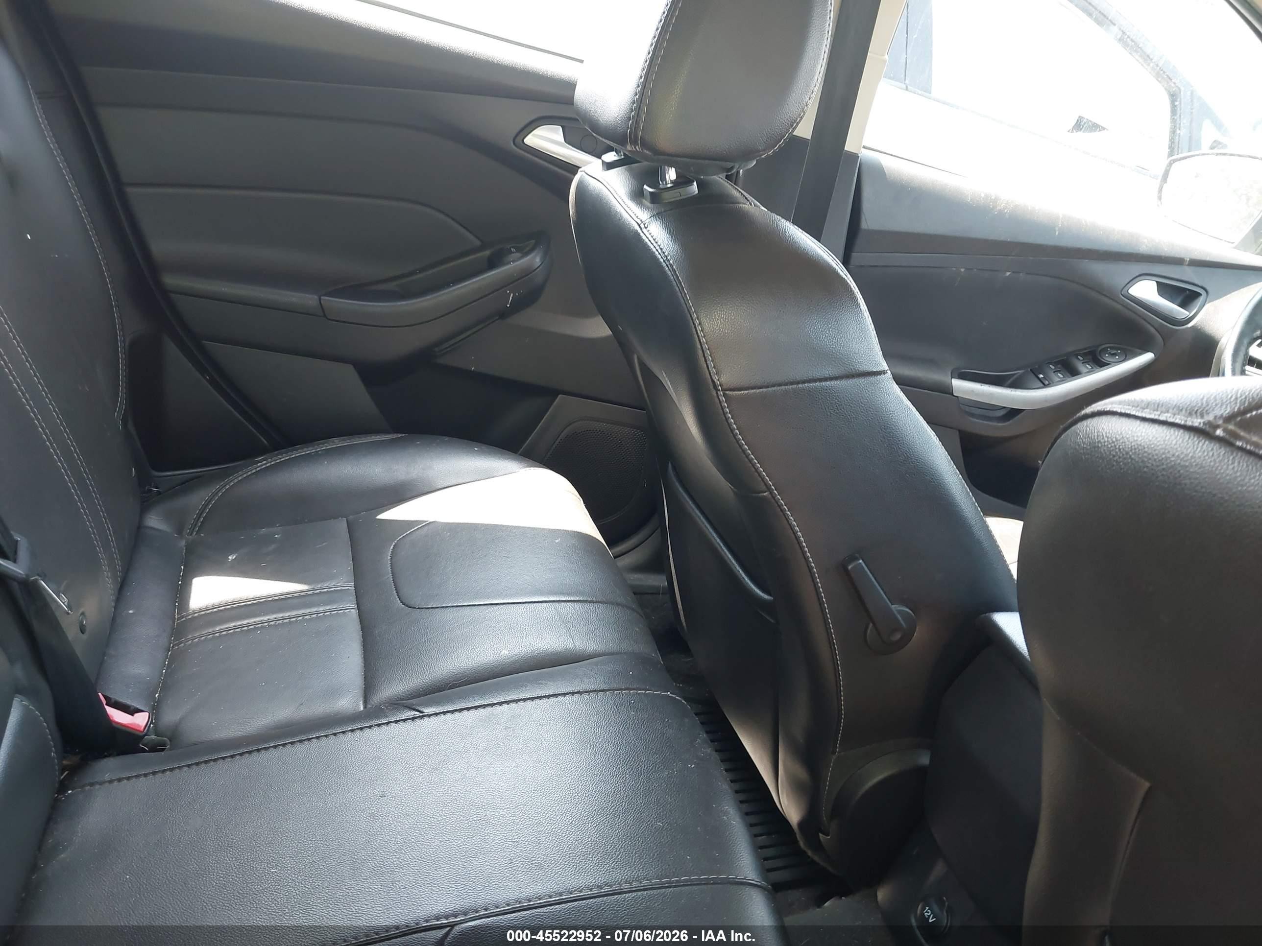 2014 Ford Focus Se Gray vin: 1FADP3K20EL395676