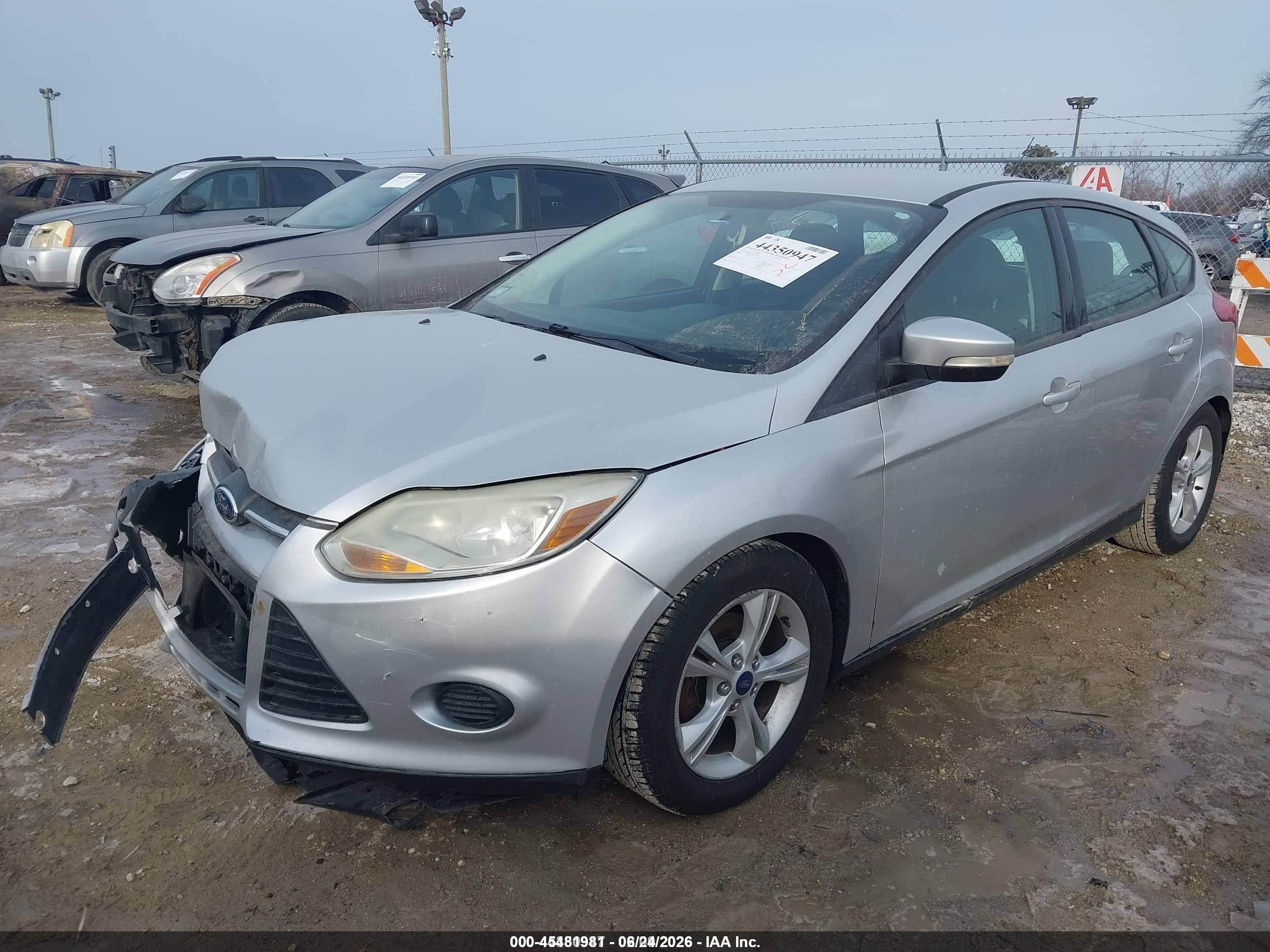 2014 Ford Focus Se Серебряный vin: 1FADP3K20EL417790