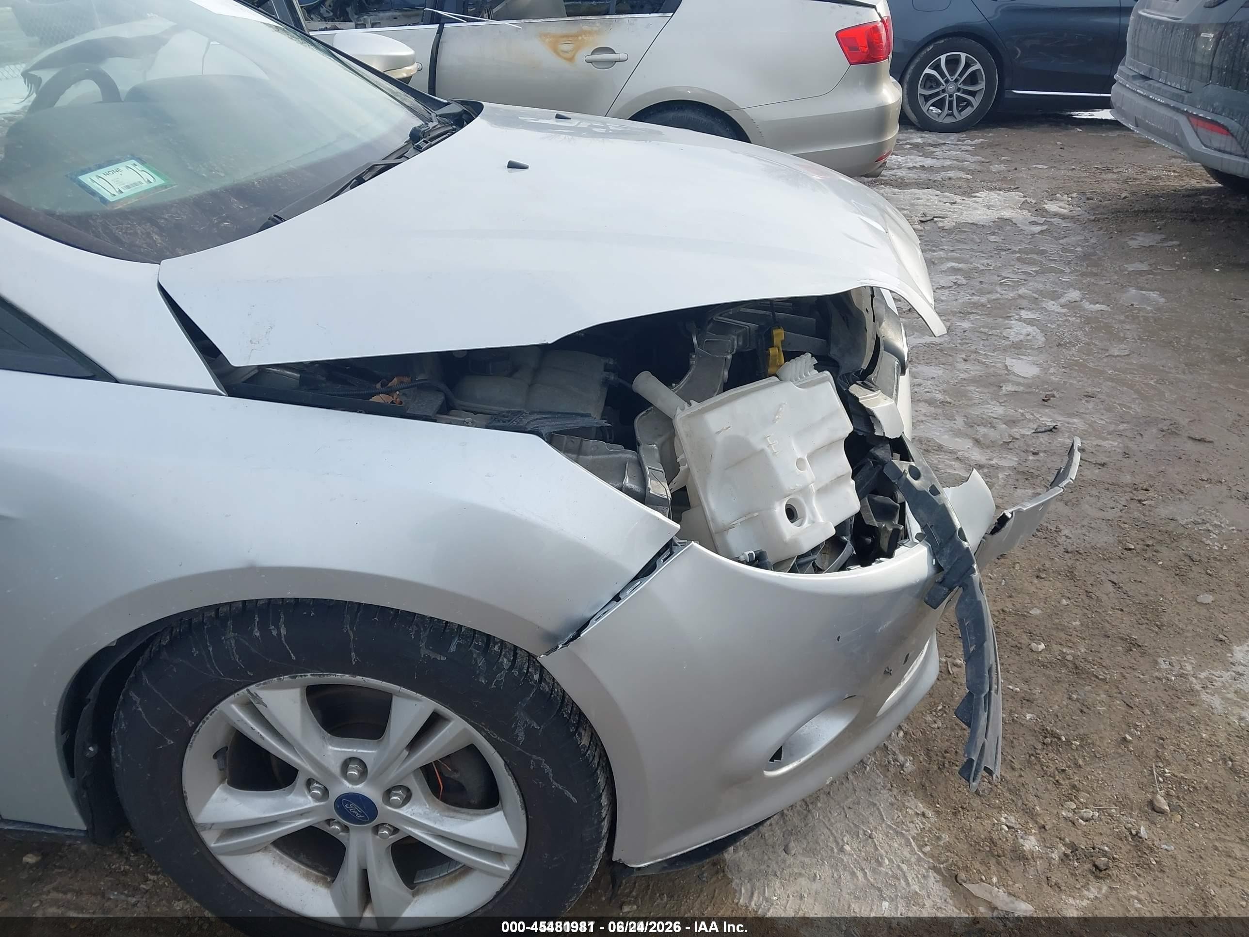2014 Ford Focus Se Серебряный vin: 1FADP3K20EL417790