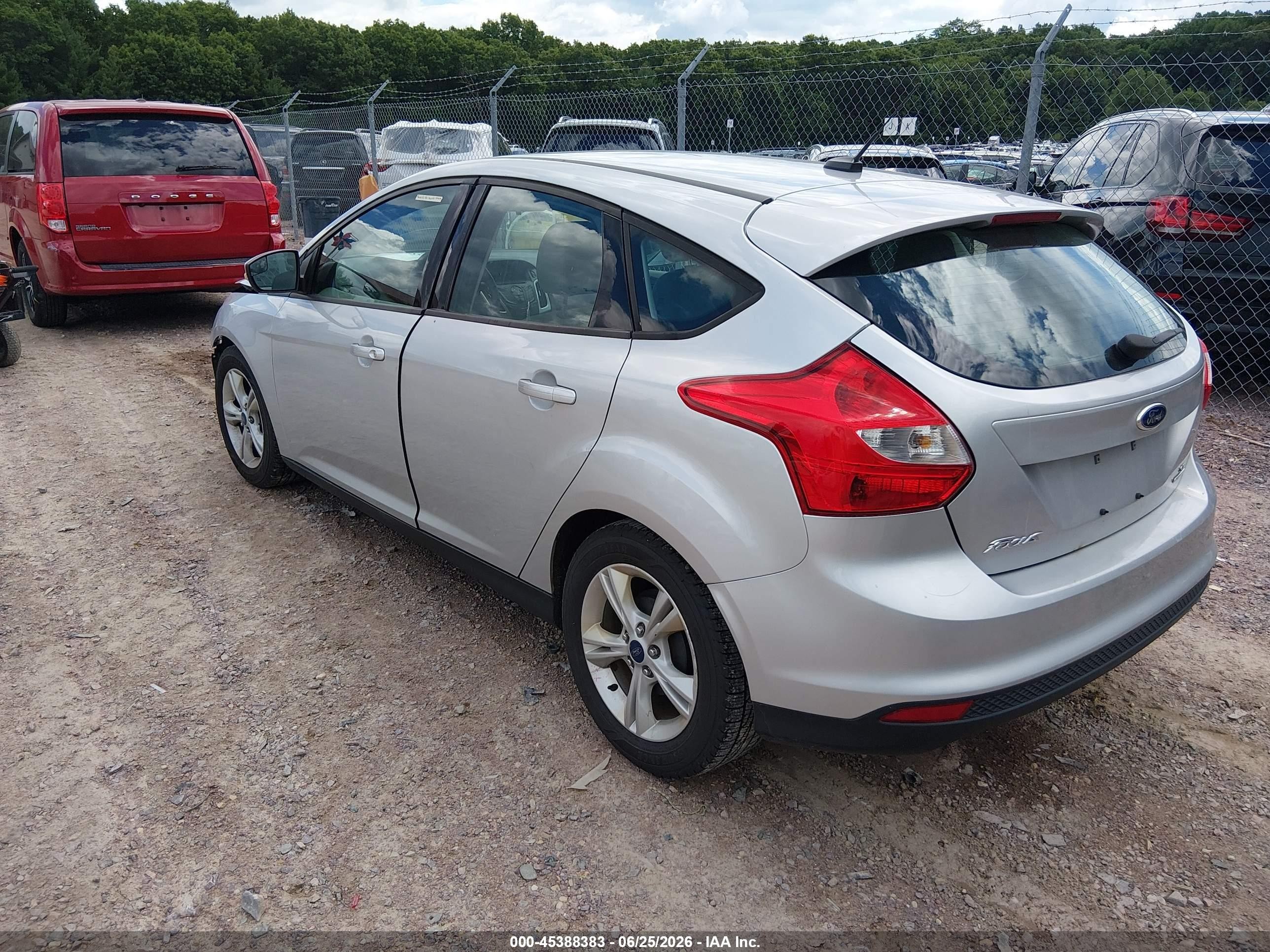 2014 Ford Focus Se Silver vin: 1FADP3K20EL441524