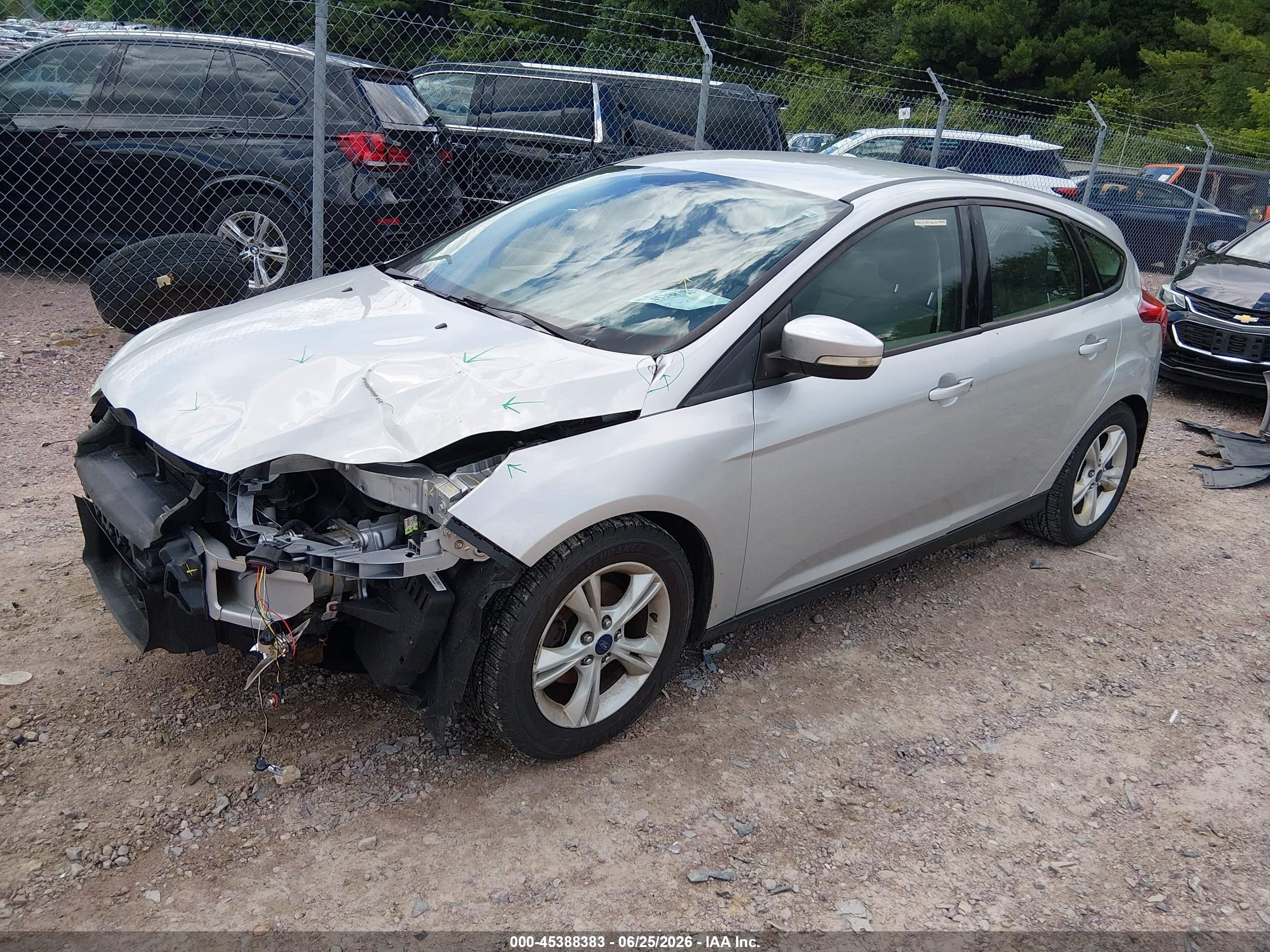 2014 Ford Focus Se Silver vin: 1FADP3K20EL441524