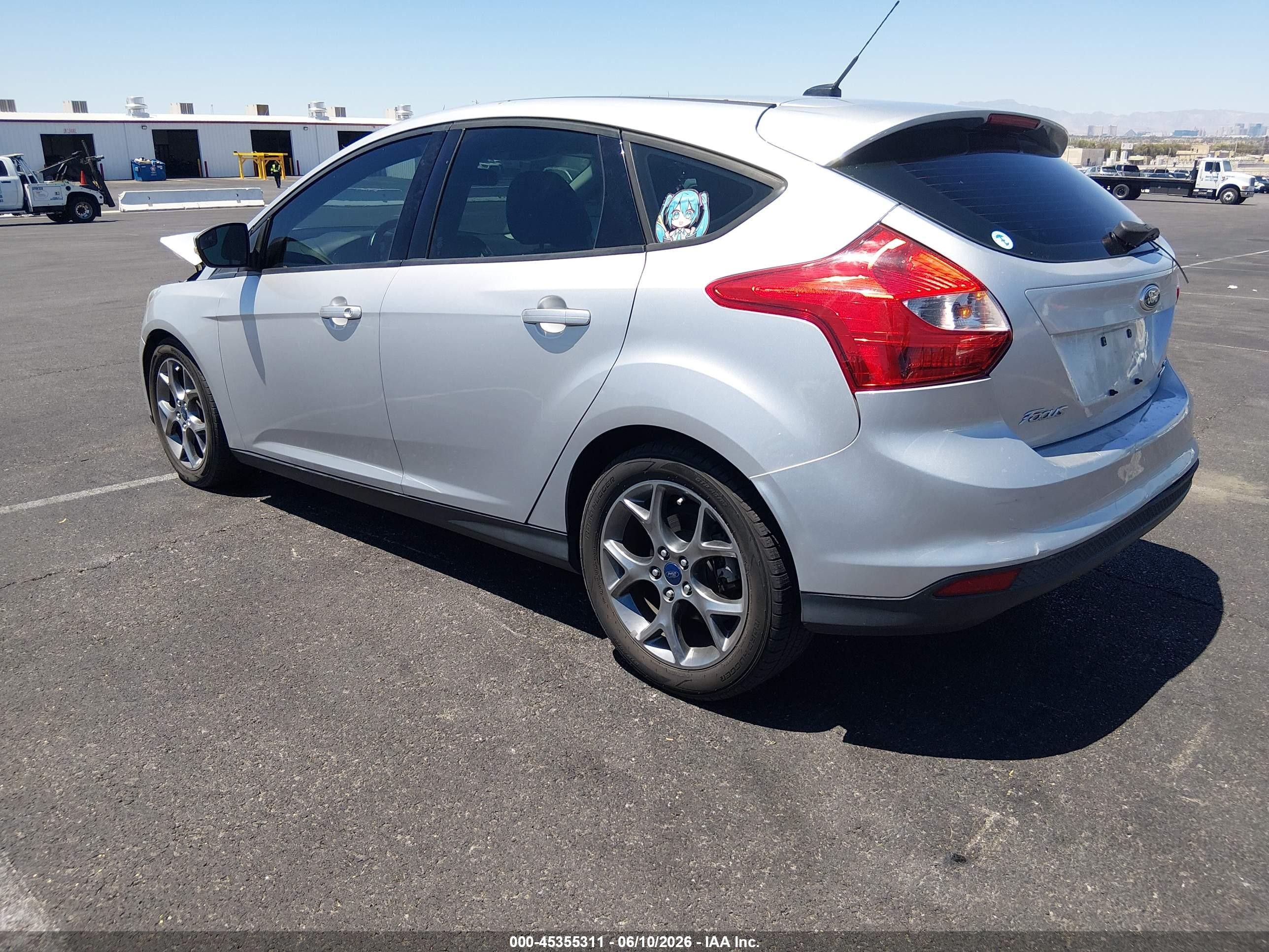 2014 Ford Focus Se Silver vin: 1FADP3K20EL444133