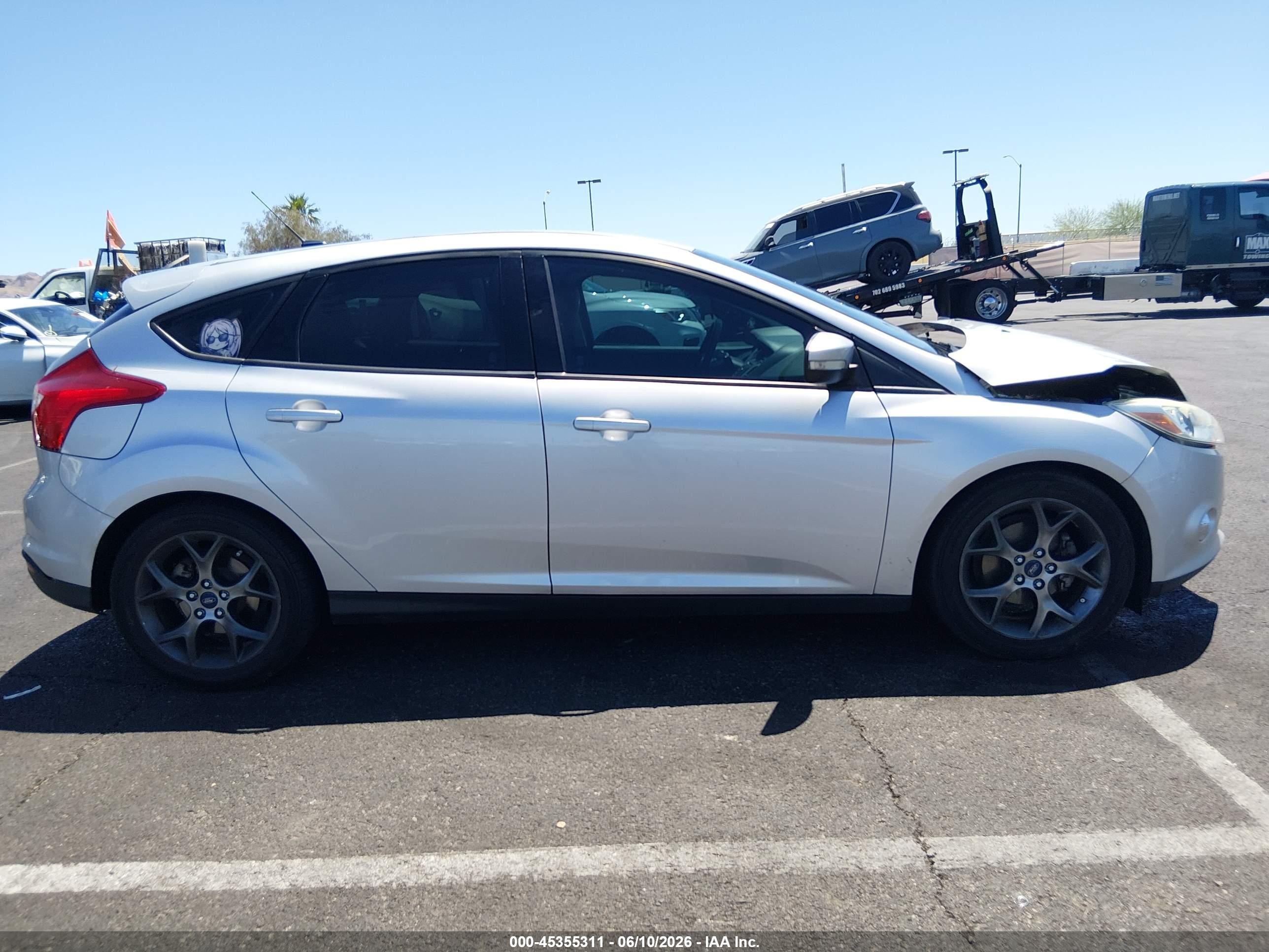 2014 Ford Focus Se Silver vin: 1FADP3K20EL444133