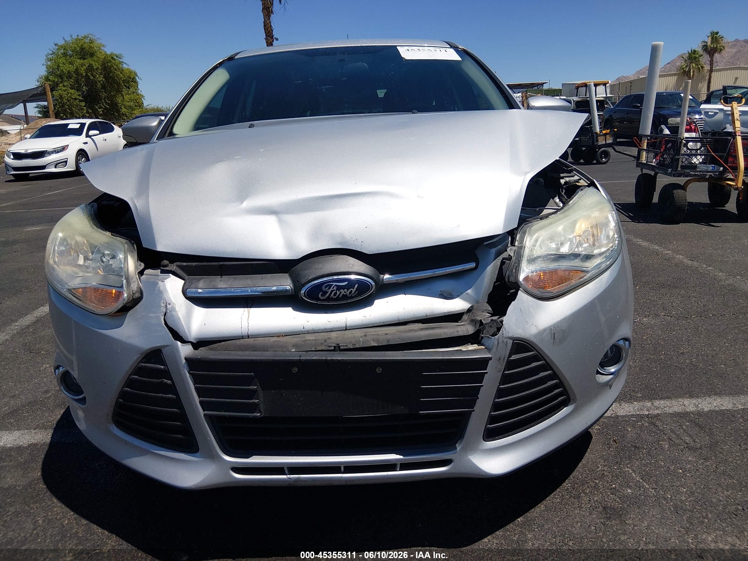 2014 Ford Focus Se Silver vin: 1FADP3K20EL444133