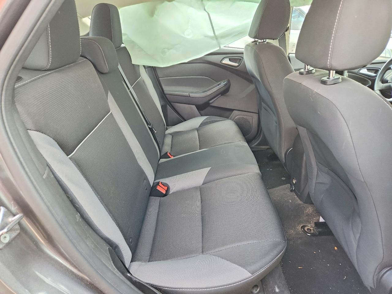 2014 Ford Focus Se Gray vin: 1FADP3K20EL448988