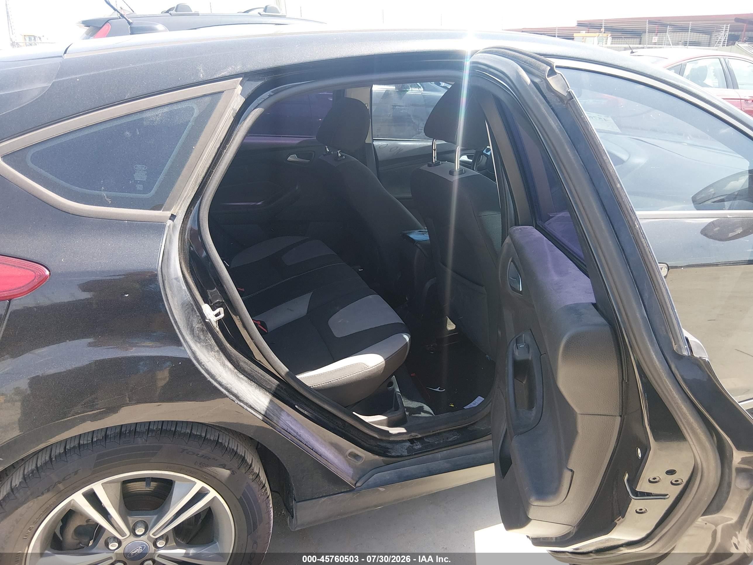 2014 Ford Focus Se Черный vin: 1FADP3K20EL461403