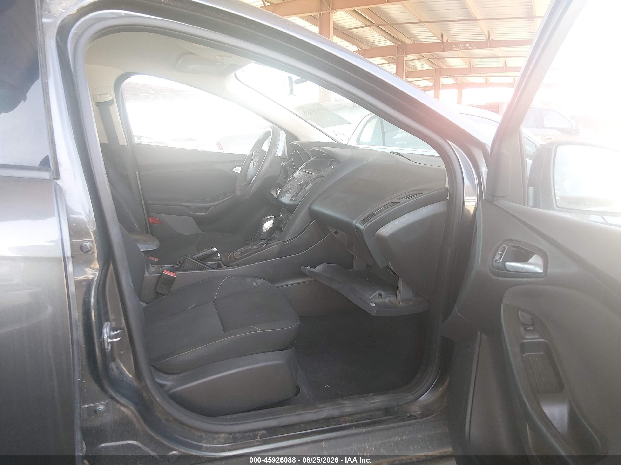 2015 Ford Focus Se Серый vin: 1FADP3K20FL203917