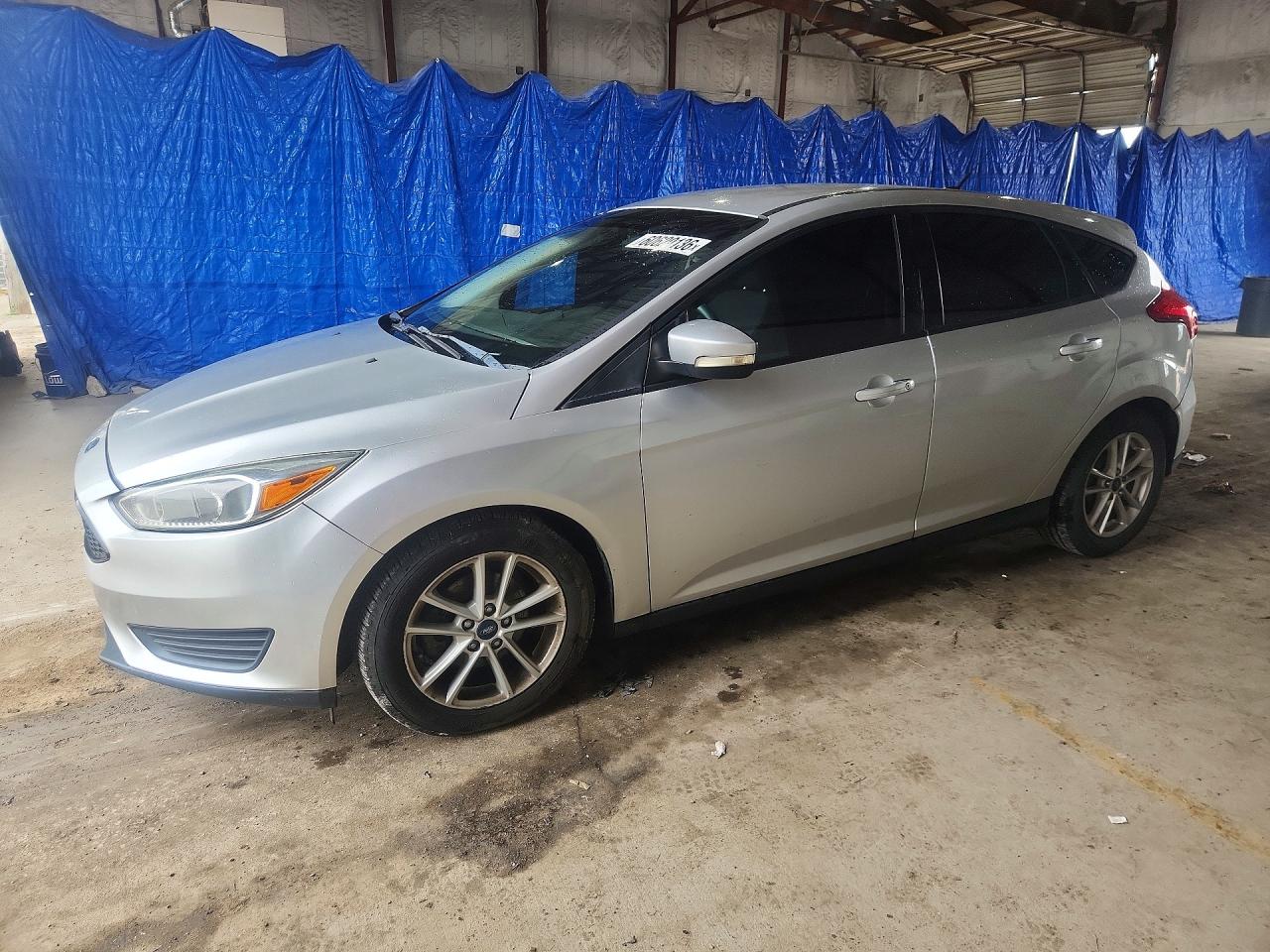 2015 Ford Focus Se Silver vin: 1FADP3K20FL223147