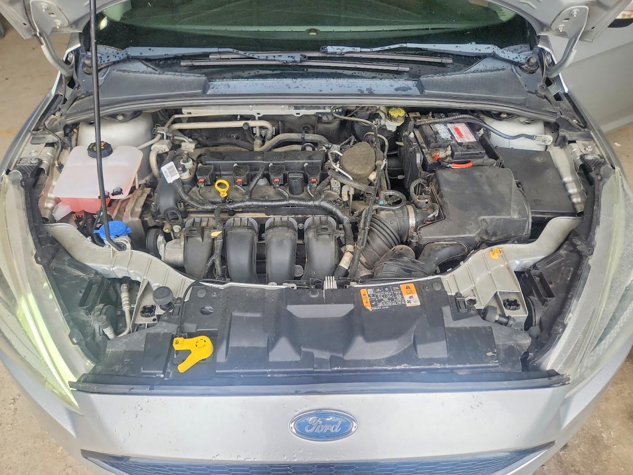 2015 Ford Focus Se Silver vin: 1FADP3K20FL223147