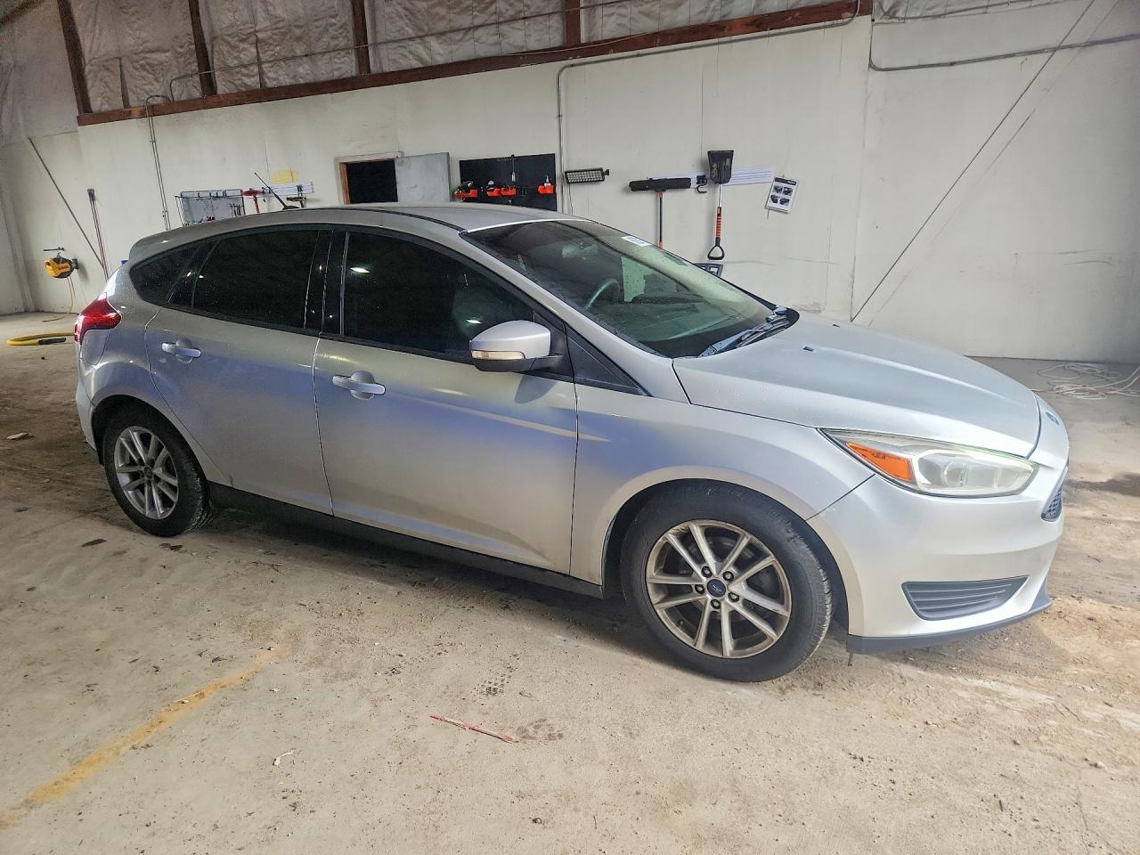 2015 Ford Focus Se Silver vin: 1FADP3K20FL223147