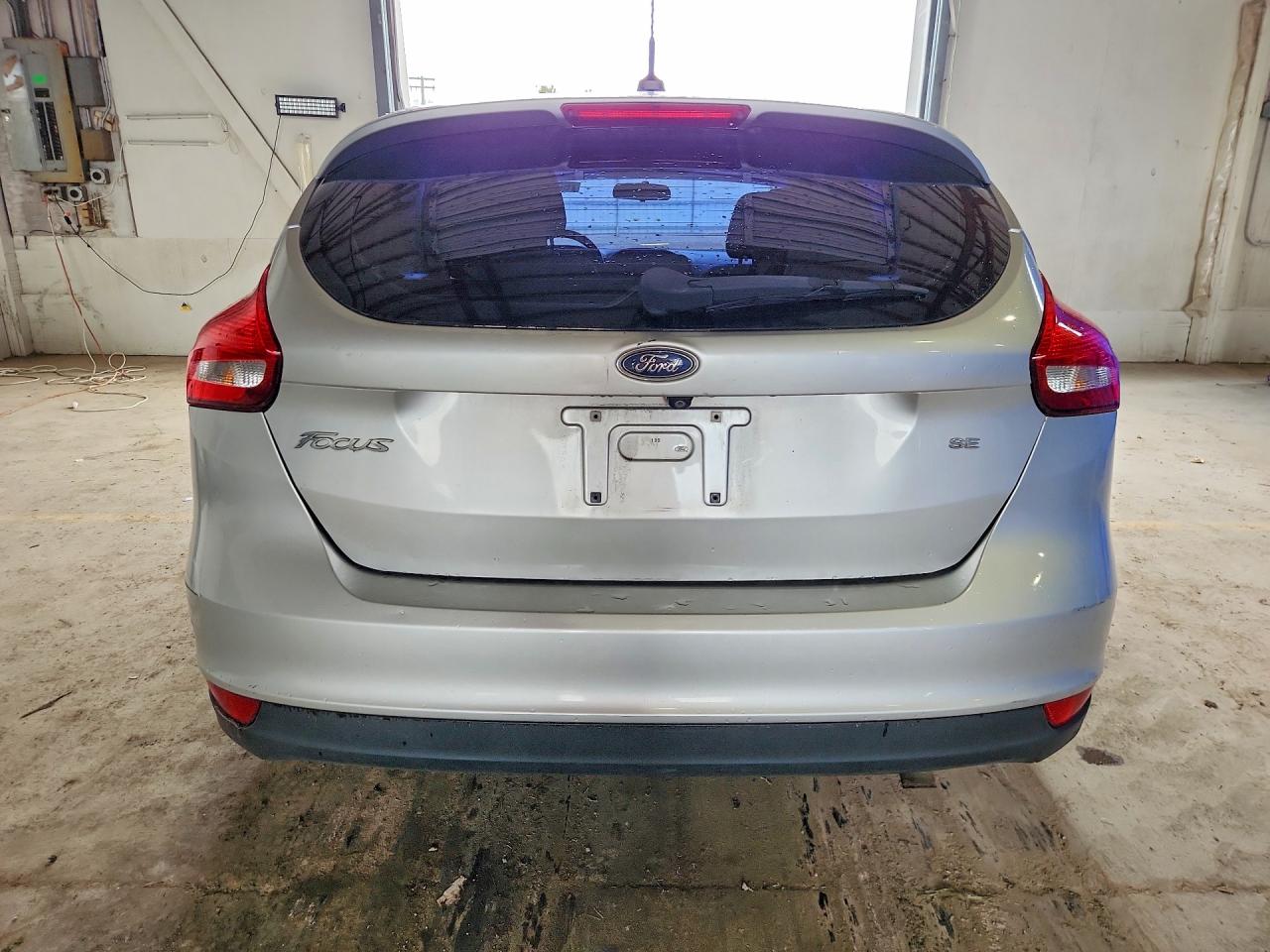 2015 Ford Focus Se Silver vin: 1FADP3K20FL223147
