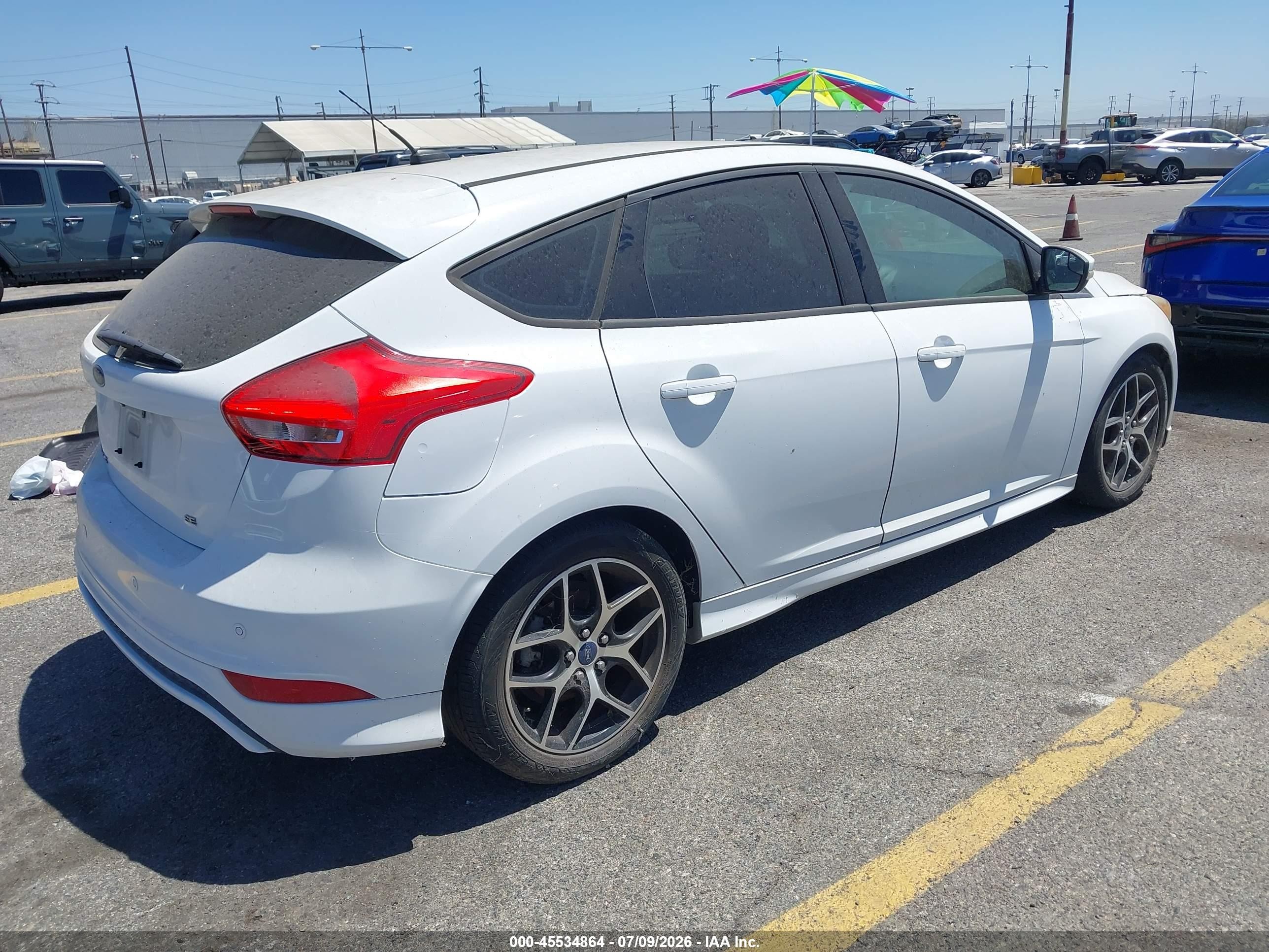 2015 Ford Focus Se White vin: 1FADP3K20FL241356