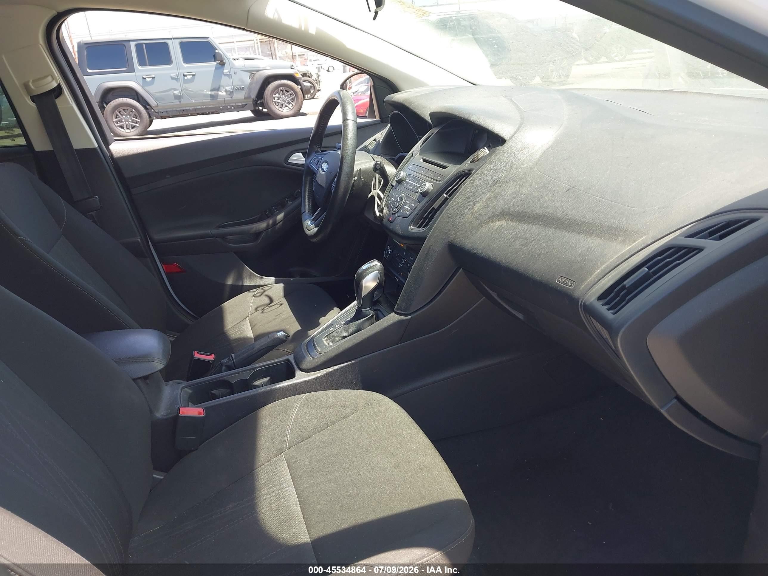 2015 Ford Focus Se White vin: 1FADP3K20FL241356