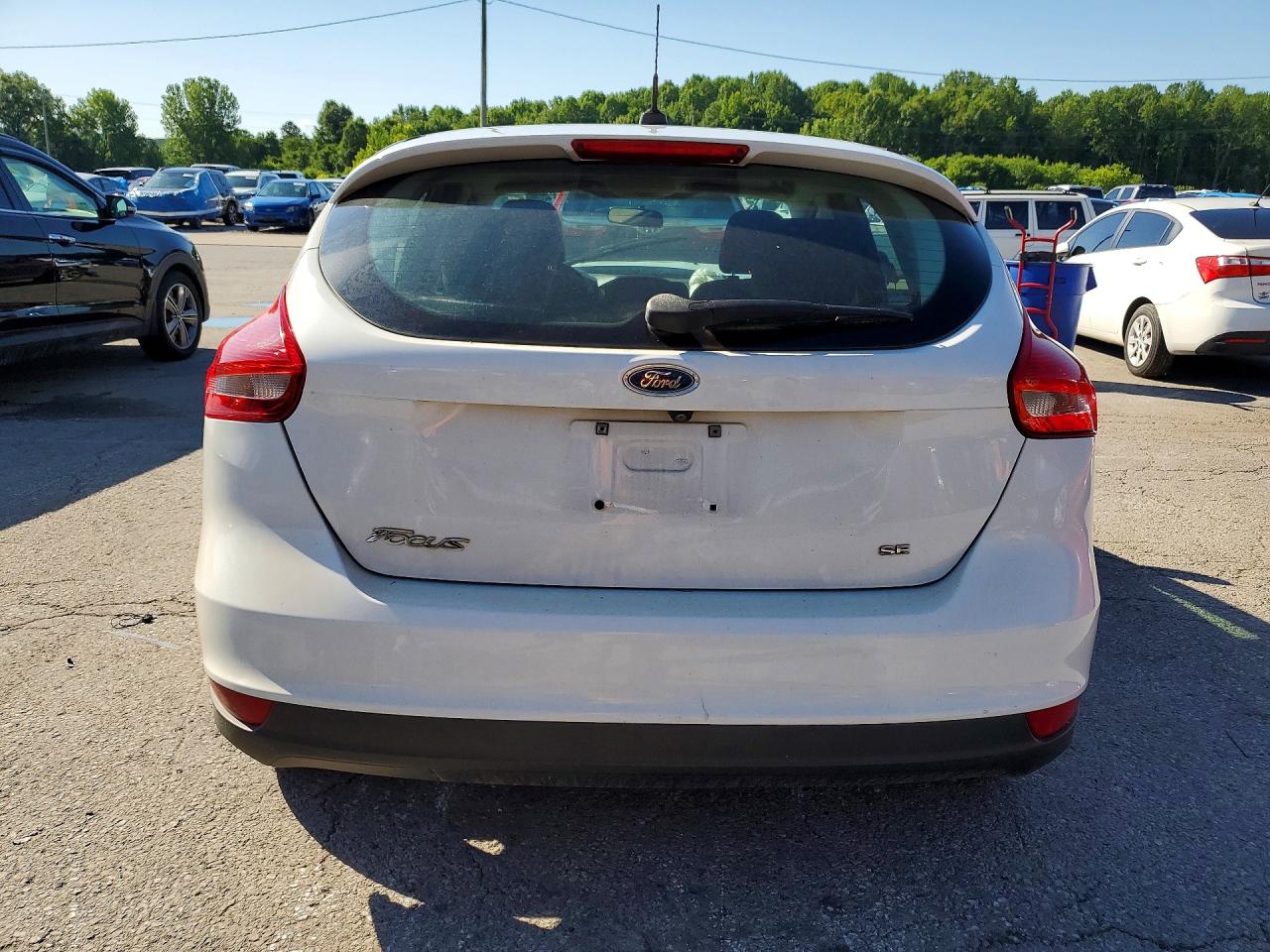 2015 Ford Focus Se White vin: 1FADP3K20FL249361