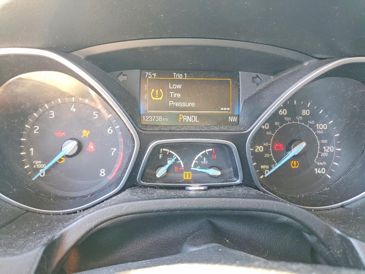 2015 Ford Focus Se White vin: 1FADP3K20FL249361