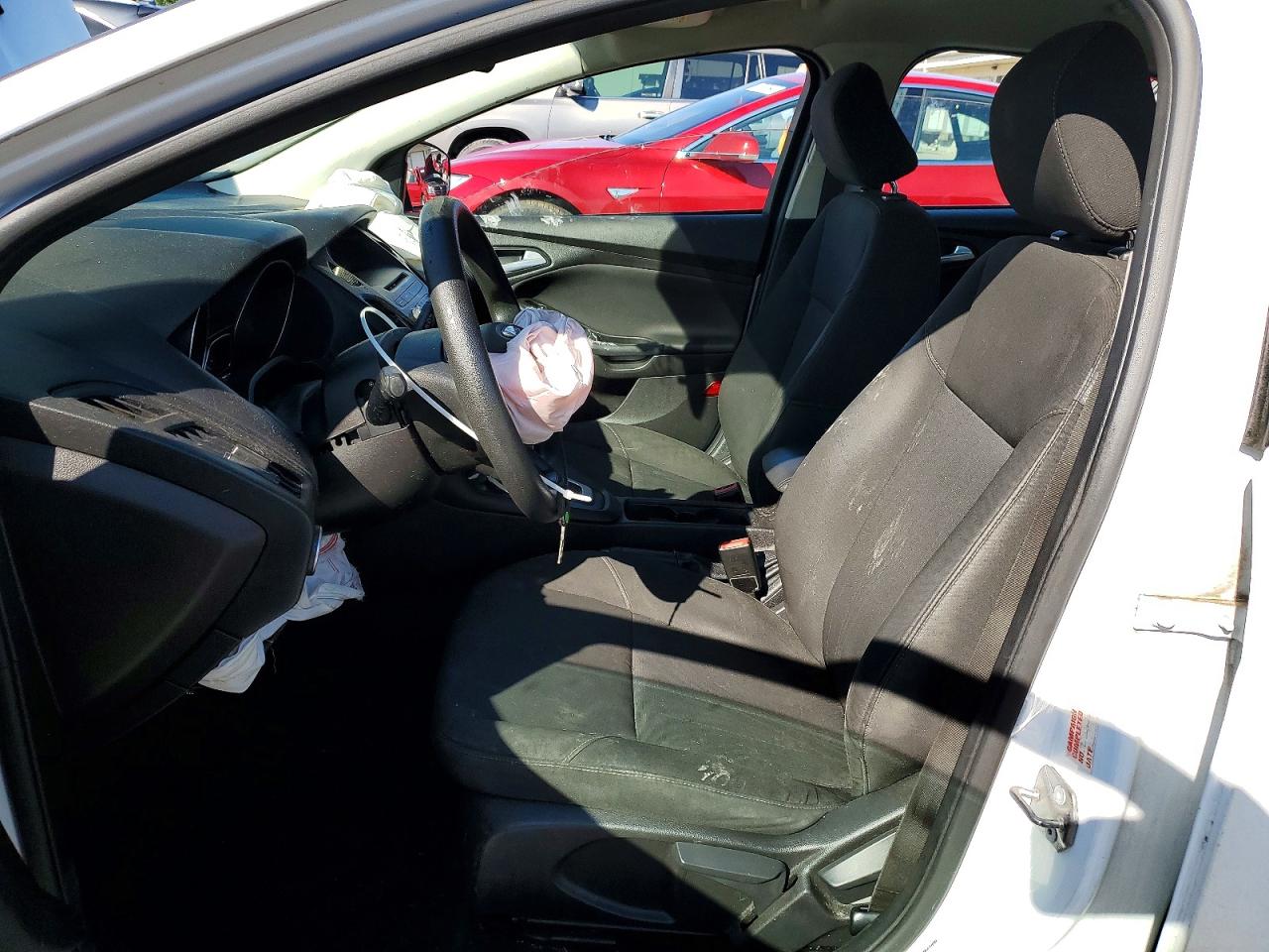 2015 Ford Focus Se White vin: 1FADP3K20FL249361