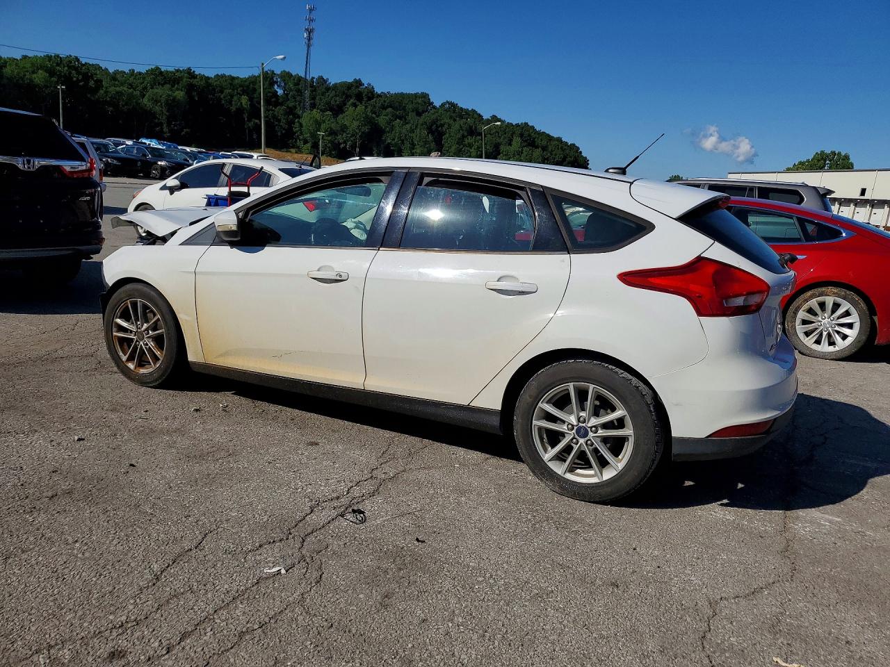 2015 Ford Focus Se White vin: 1FADP3K20FL249361