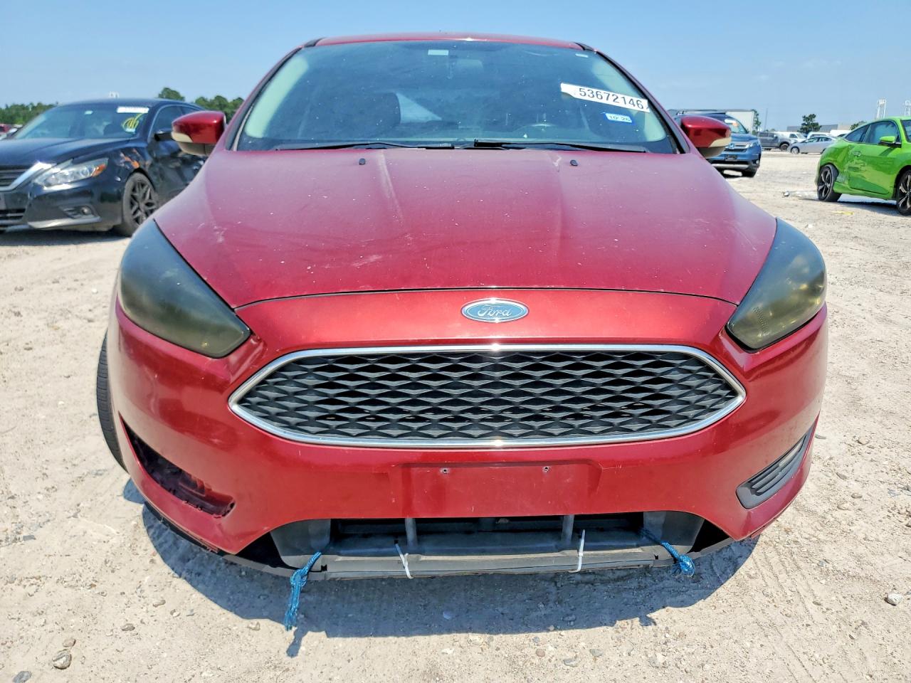 2015 Ford Focus Burgundy vin: 1FADP3K20FL252843