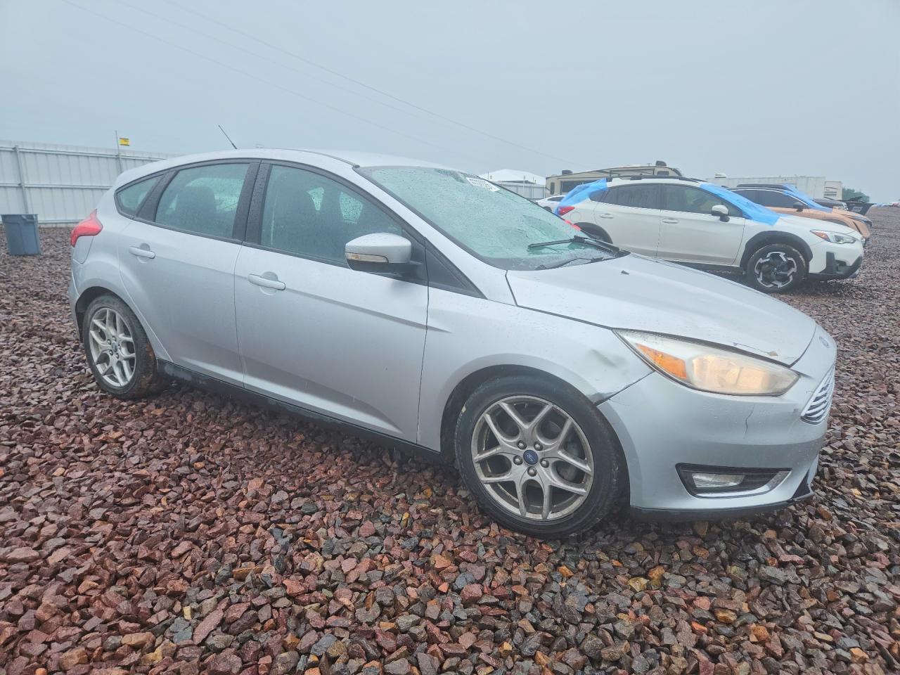 2015 Ford Focus Se Silver vin: 1FADP3K20FL255502